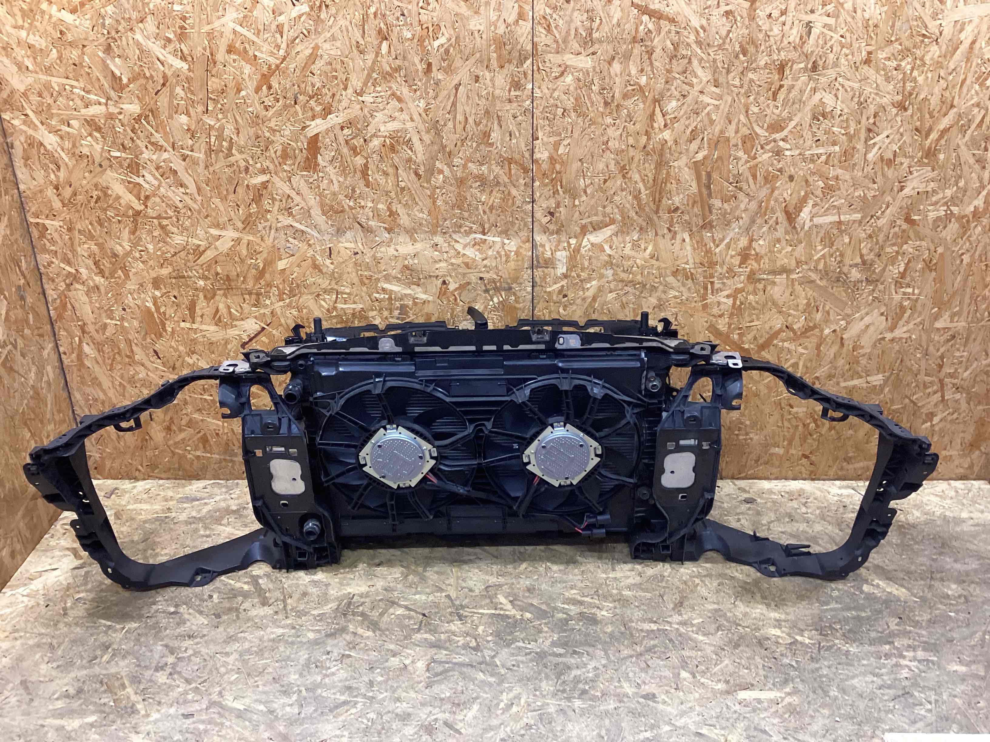 Передняя панель крепления облицовки (телевизор) Porsche Macan 130426-101