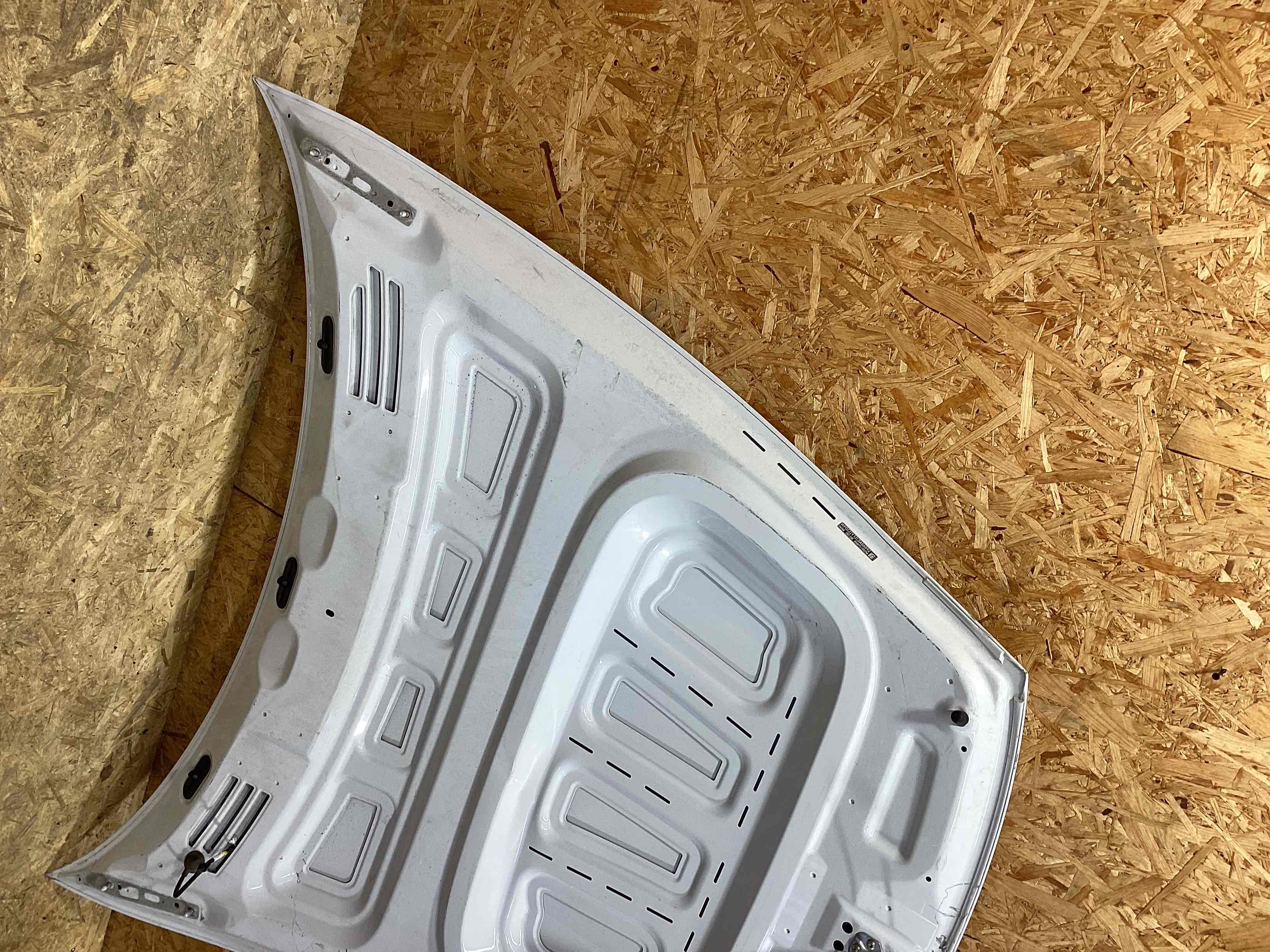 Капот Porsche Taycan 130426-104