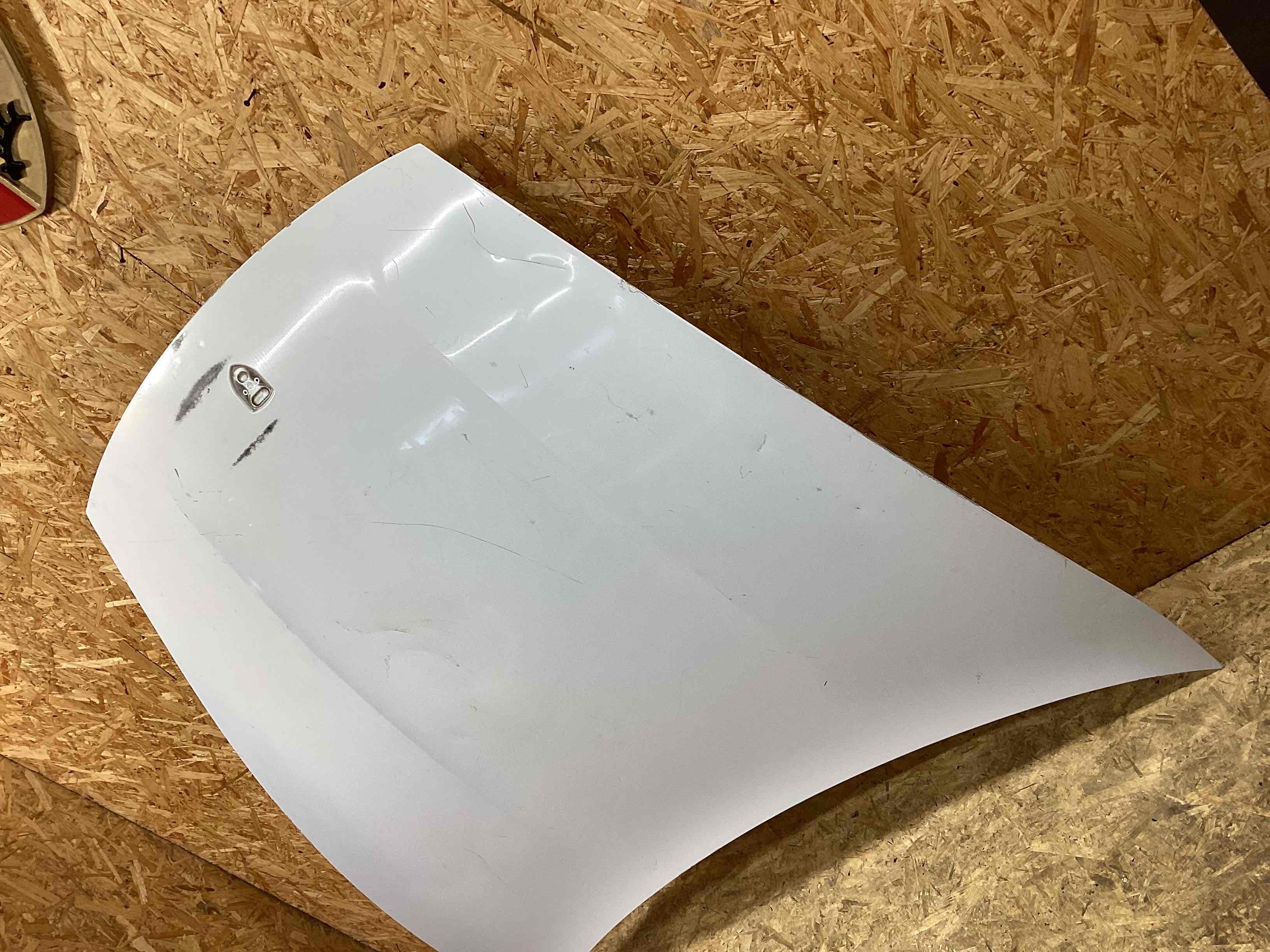 Капот Porsche Taycan 130426-104