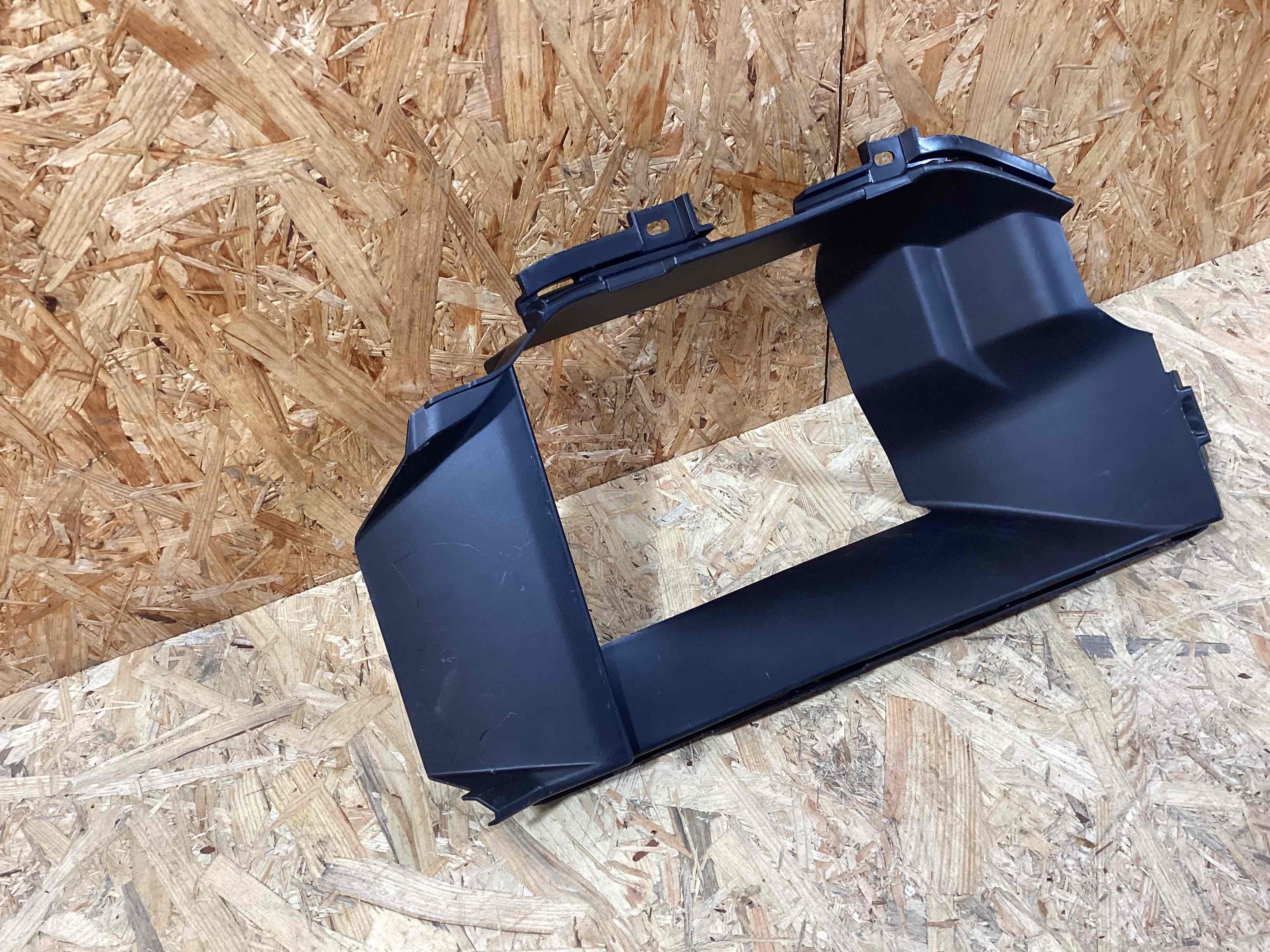 Воздуховод Porsche Cayenne 130426-105