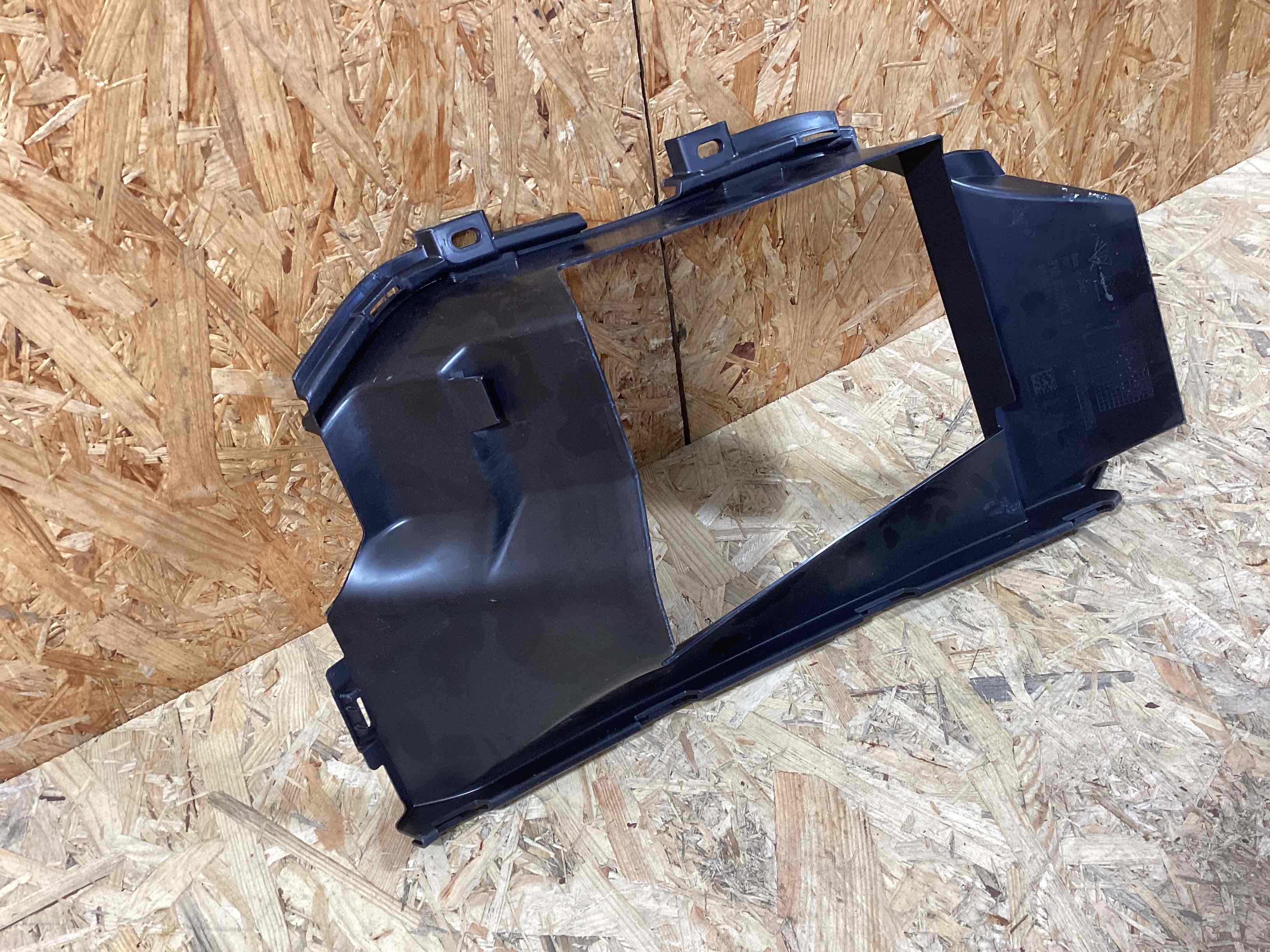 Воздуховод Porsche Cayenne 130426-105