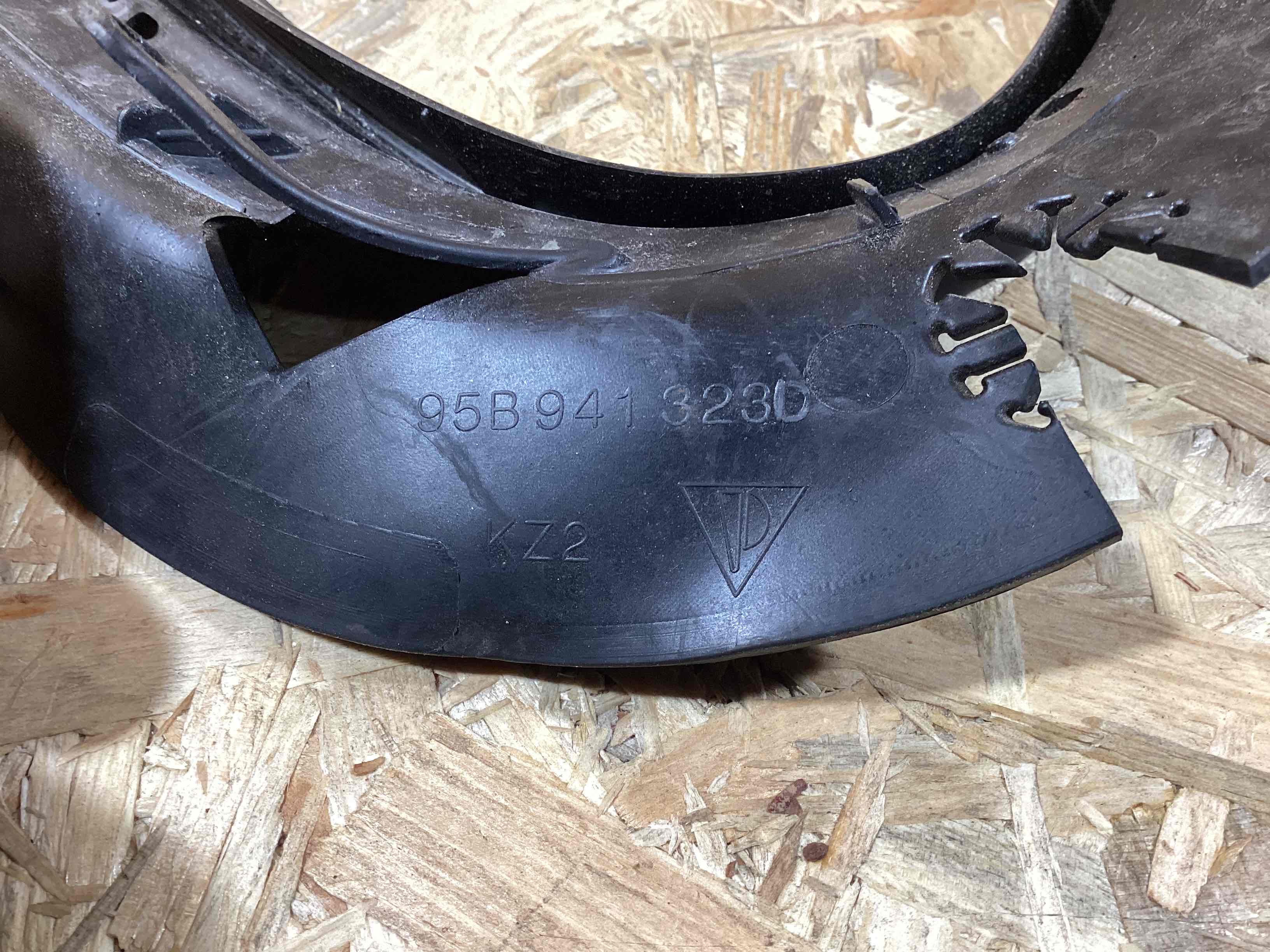 Уплотнитель, хомут Porsche Macan 130426-111