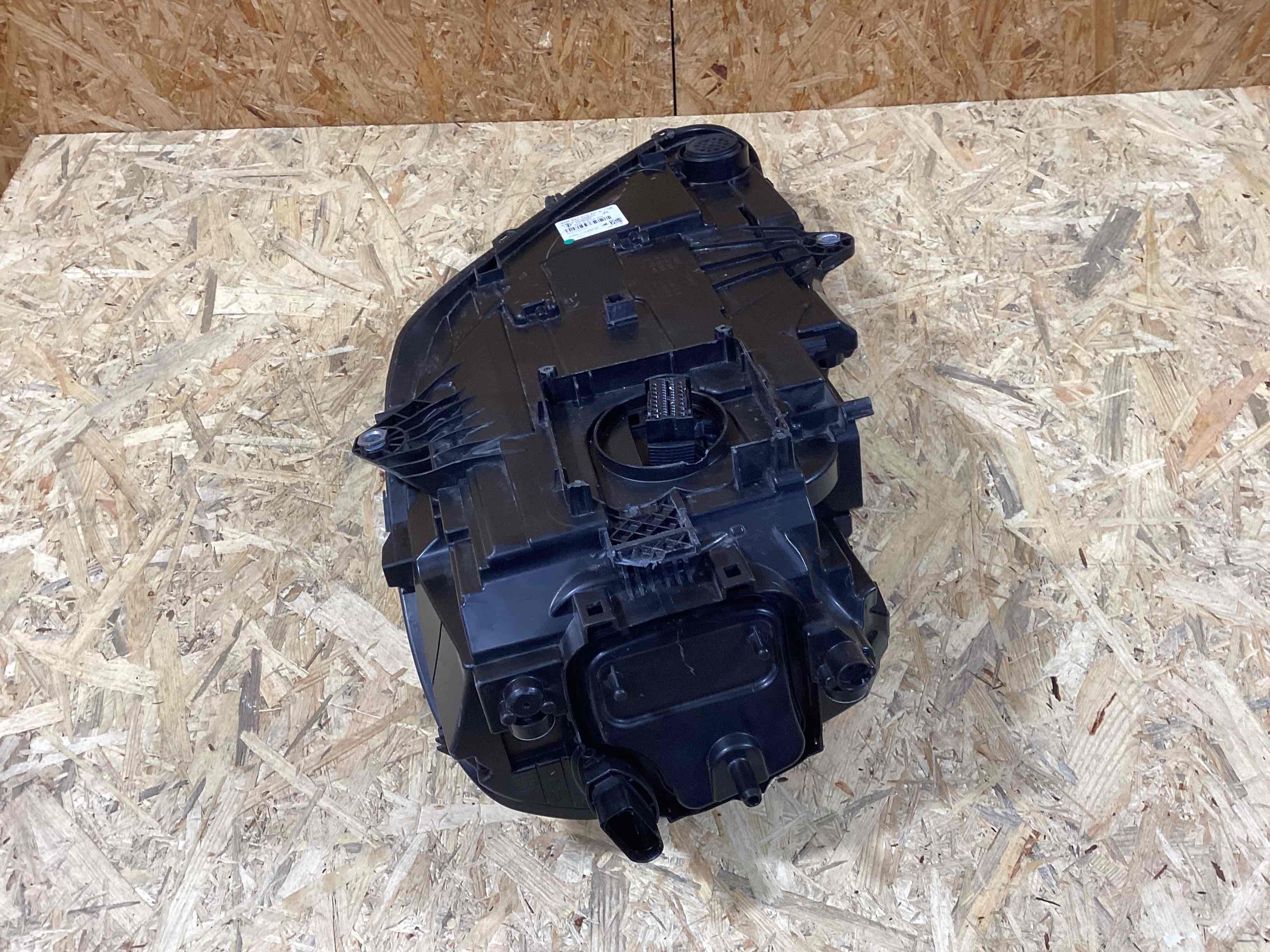 Фара правая Porsche Macan 130426-112