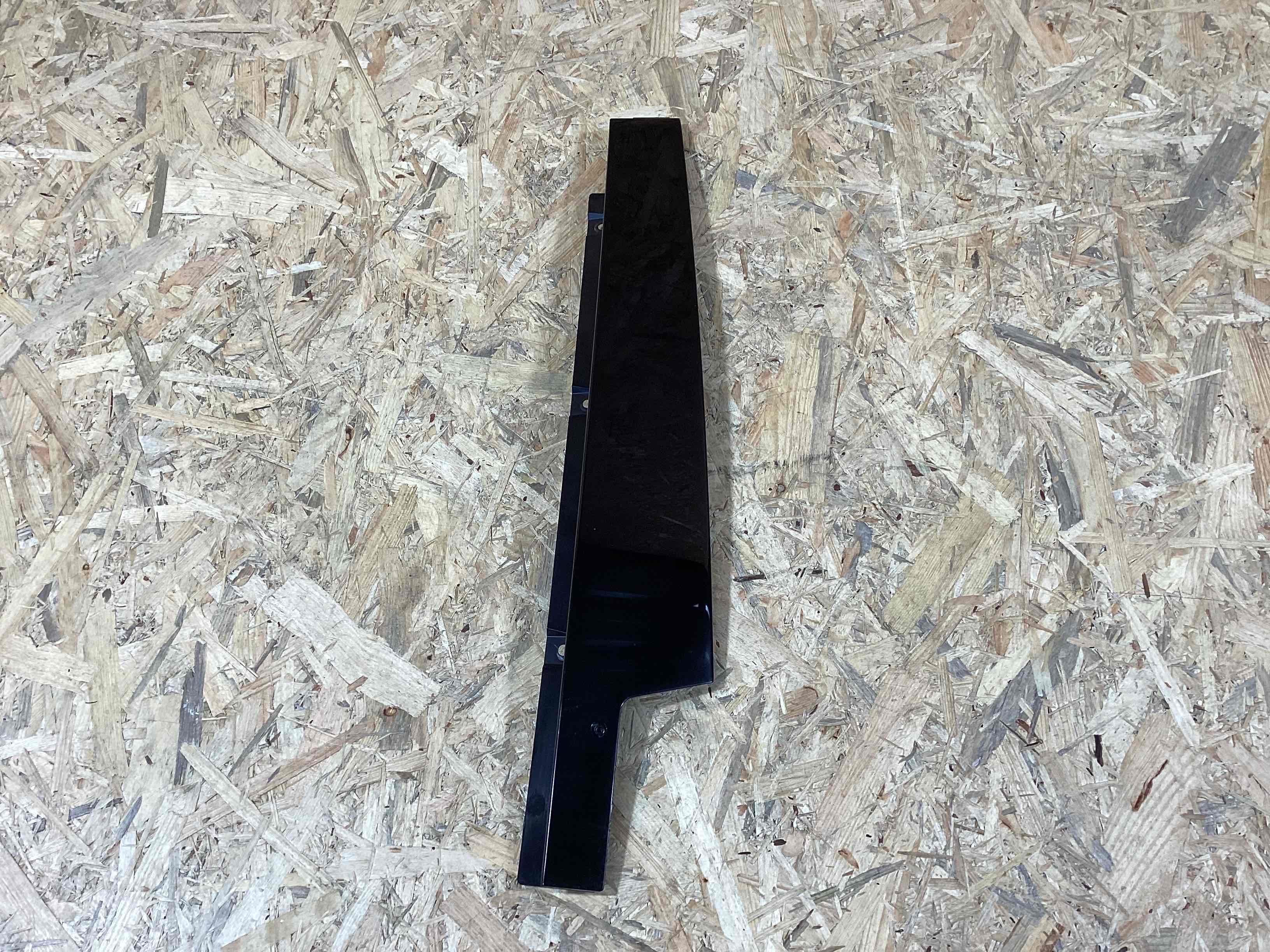 Молдинг двери передней левой Porsche Cayenne 130426-120