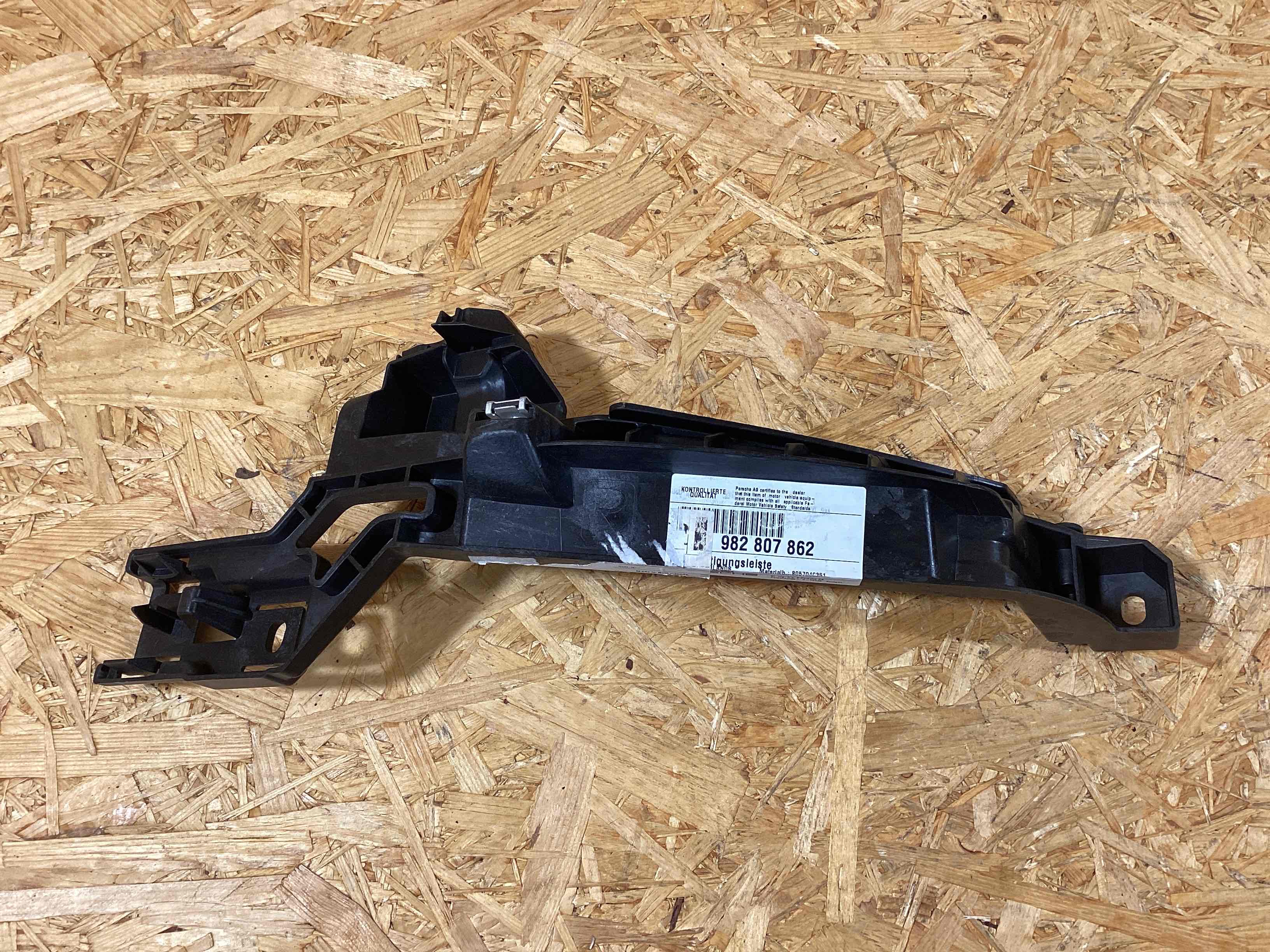 Крепление, кронштейн Porsche Boxter 718 130525-171