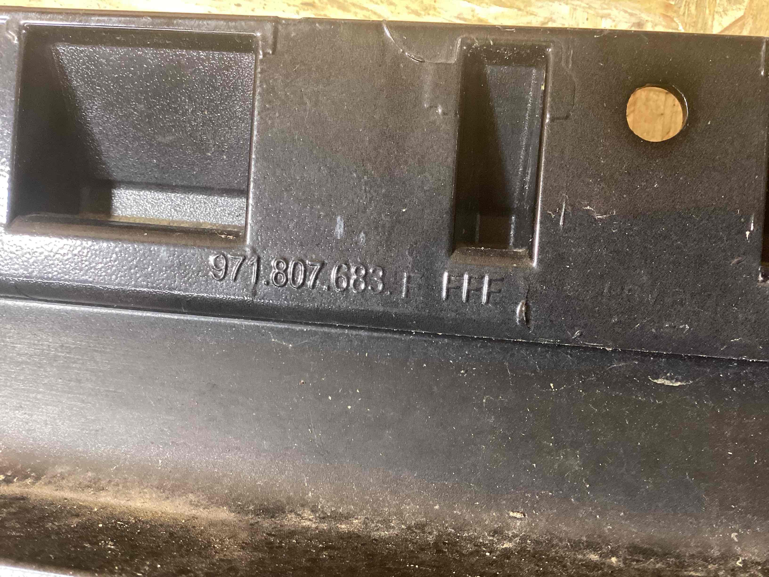 Заглушка, вставка (решетка) в бампер Porsche Panamera 130526-115