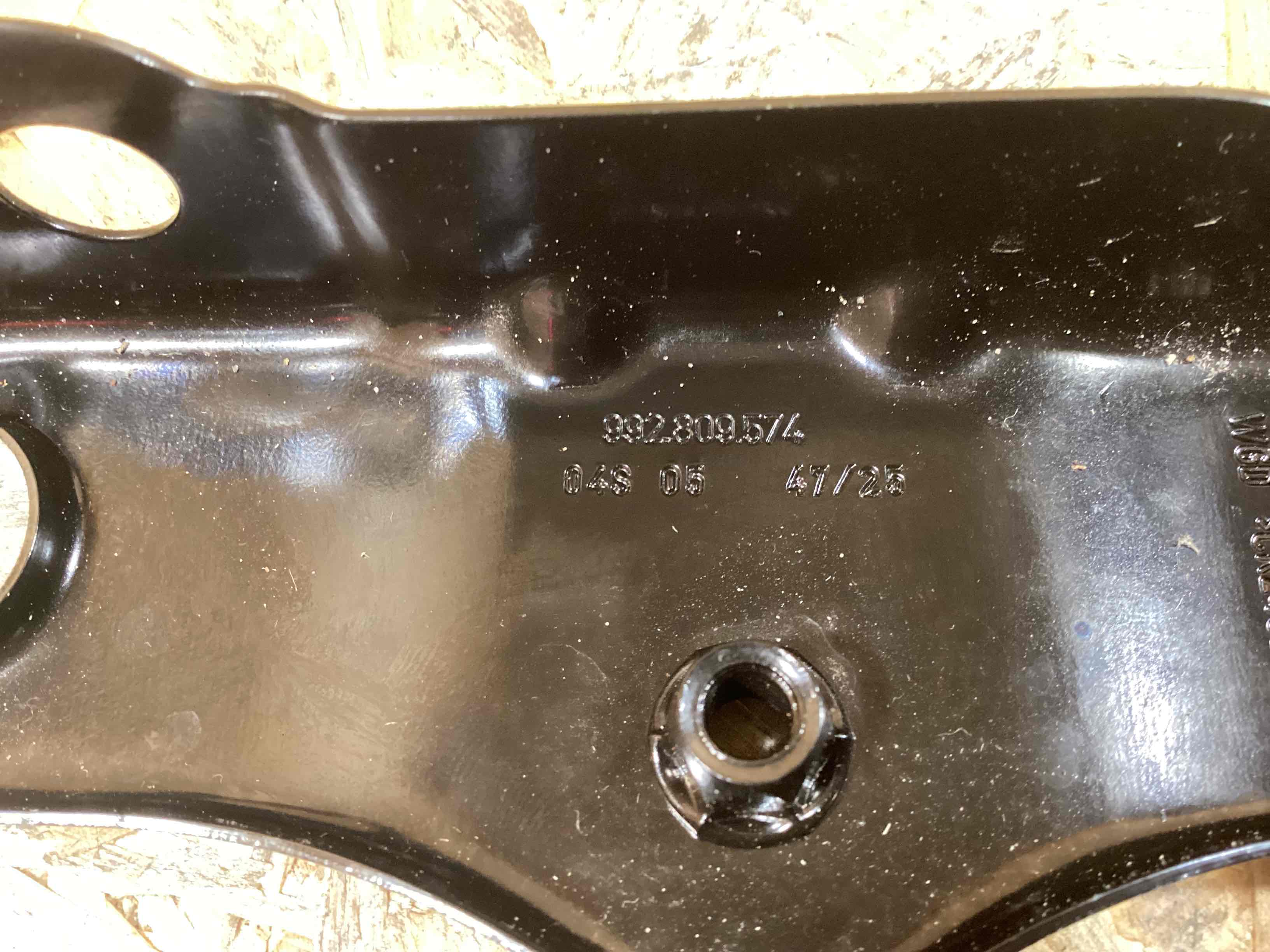 Кріплення, кронштейн Porsche 911 130826-126