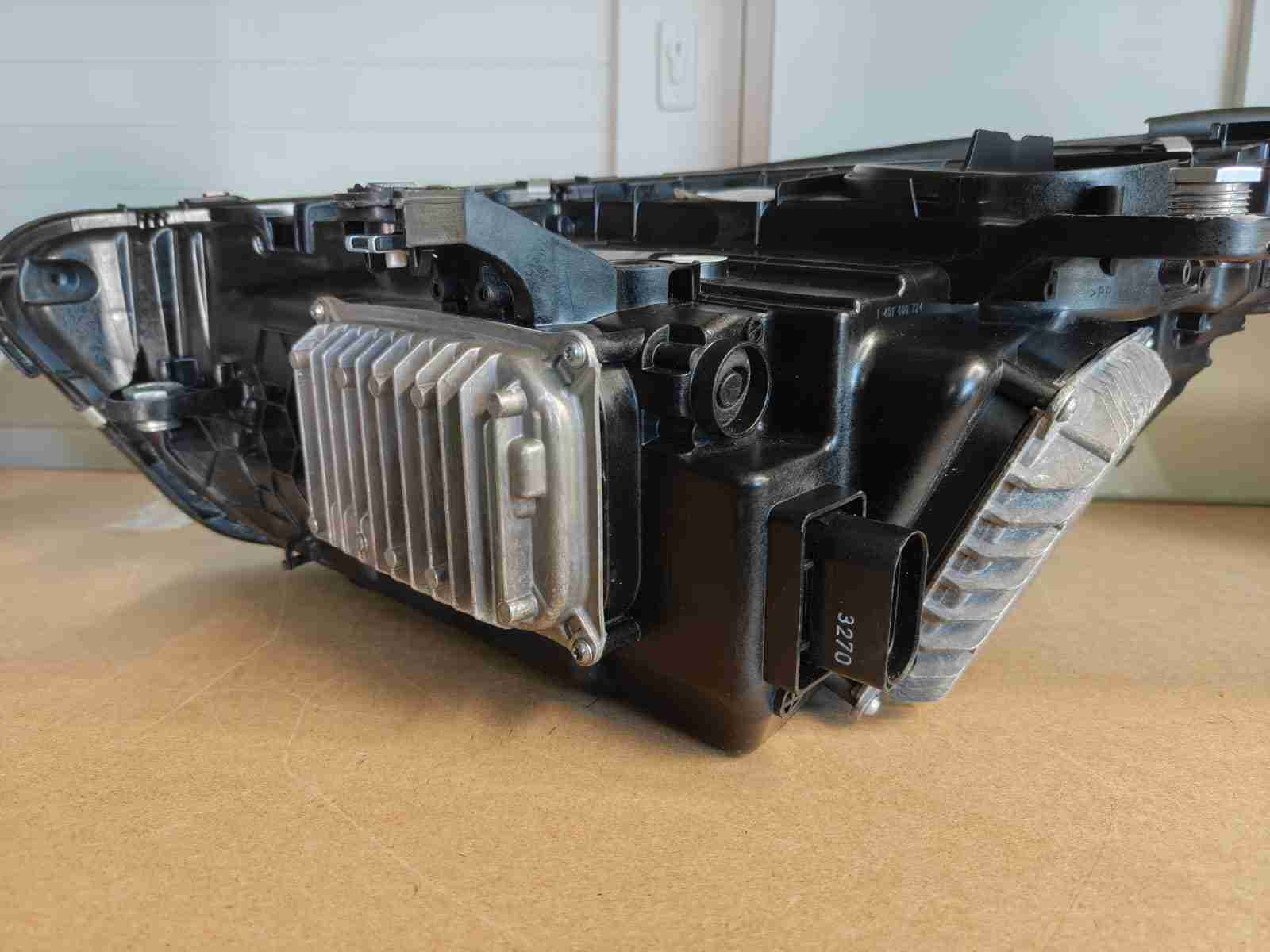 Фара правая Mercedes SL (R232) 130826-201
