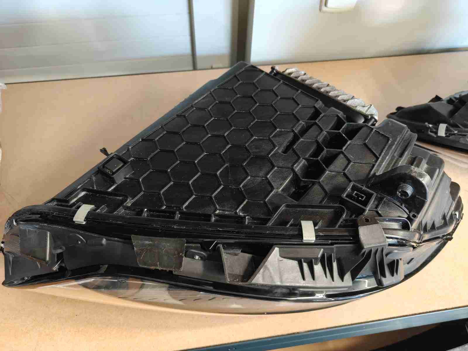 Фара правая Mercedes SL (R232) 130826-201