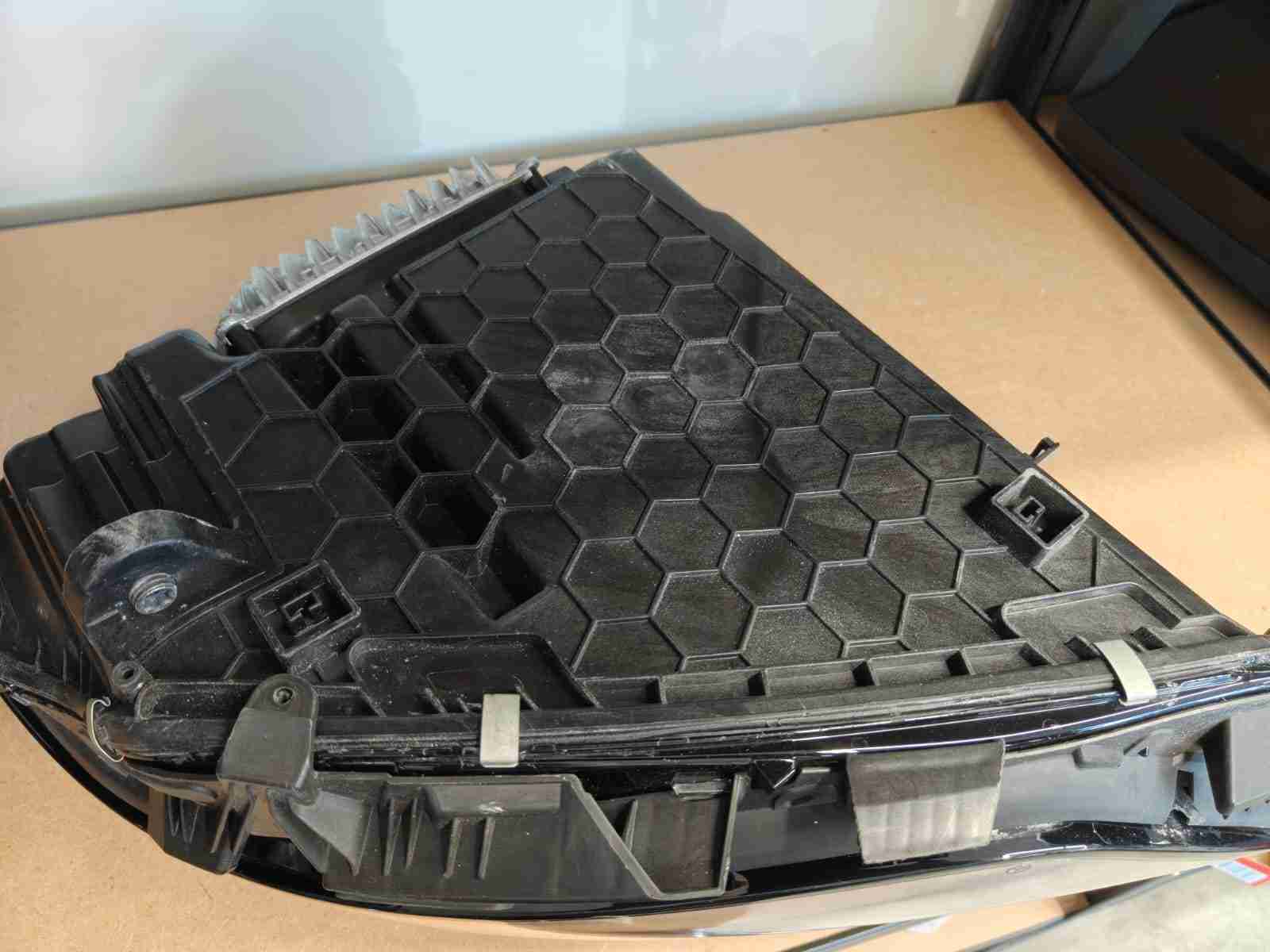 Фара правая Mercedes SL (R232) 130826-201