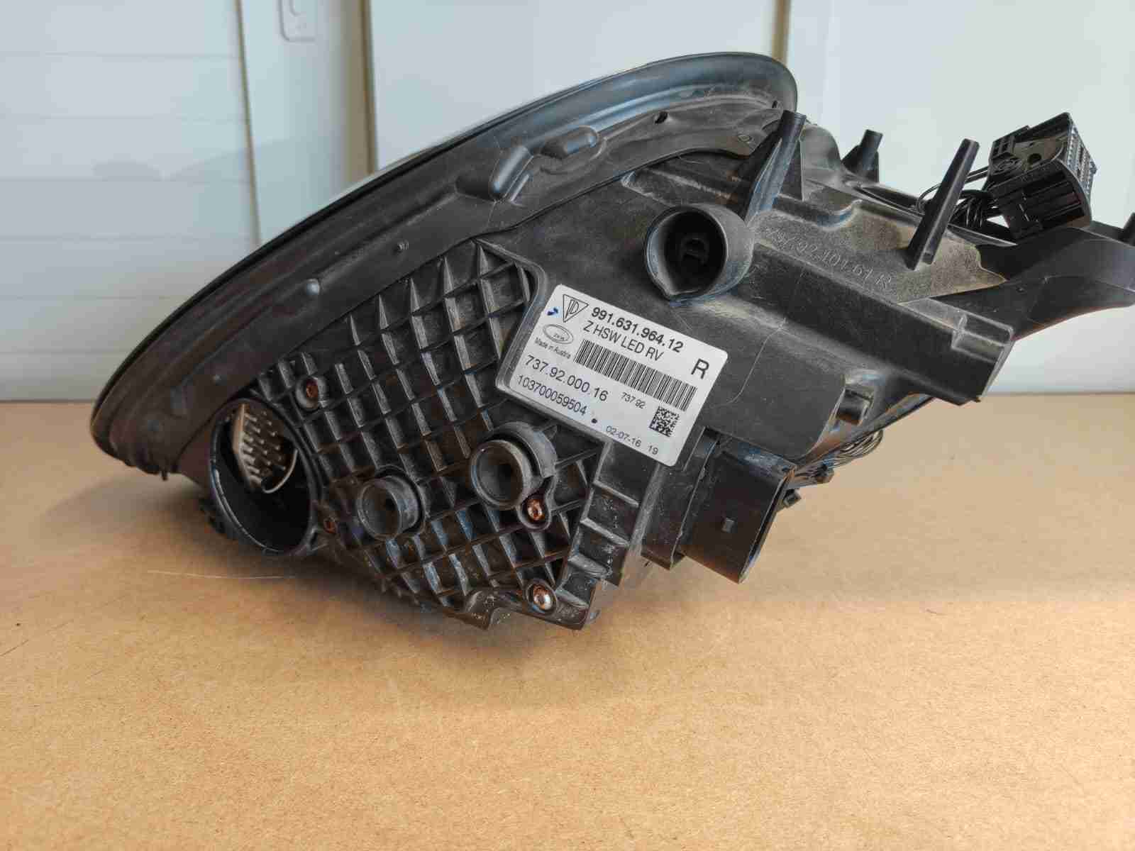 Фара правая Porsche 911 130826-203