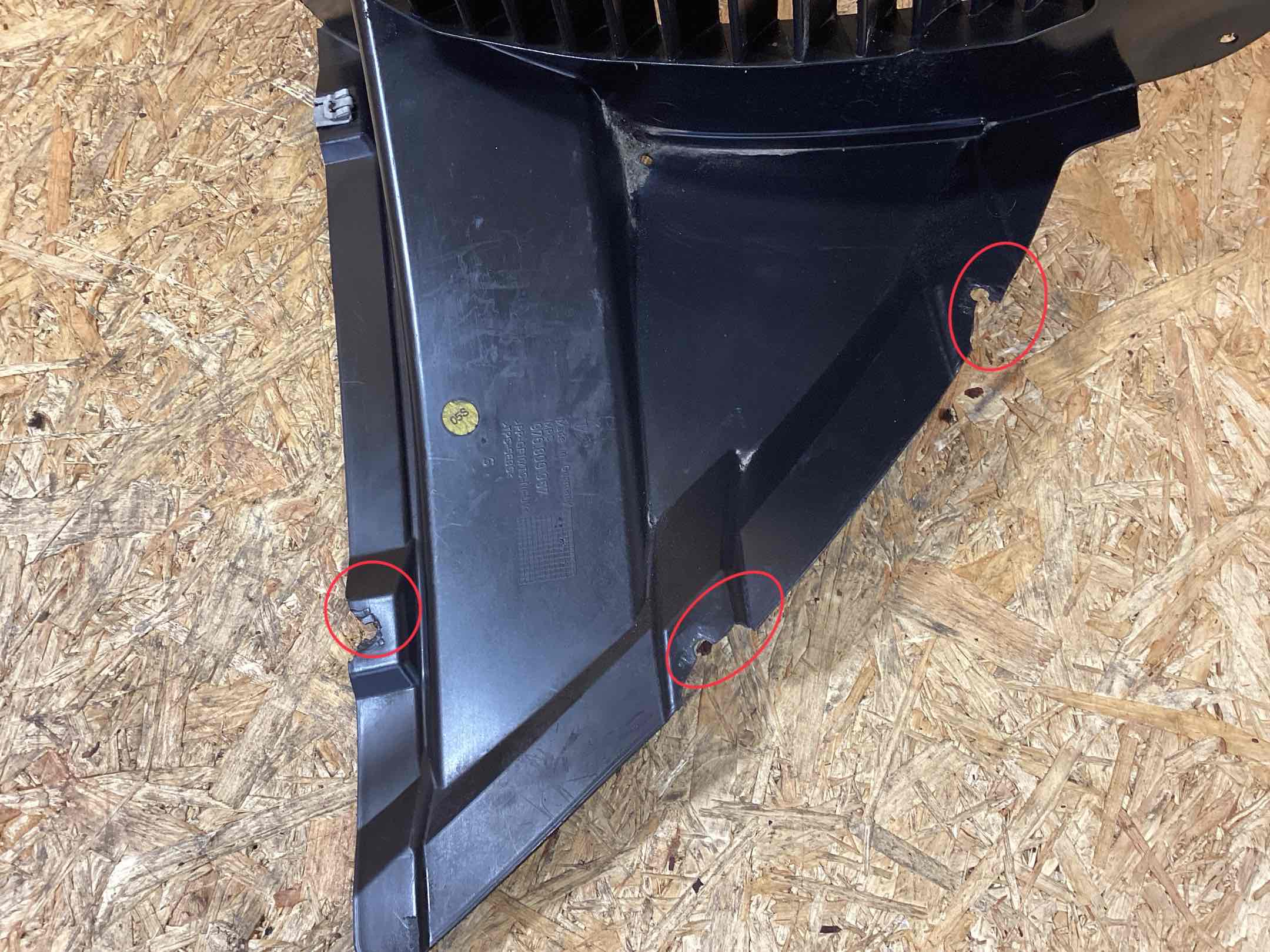 Защита арок передняя левая (подкрылок) Porsche Panamera 131025-101