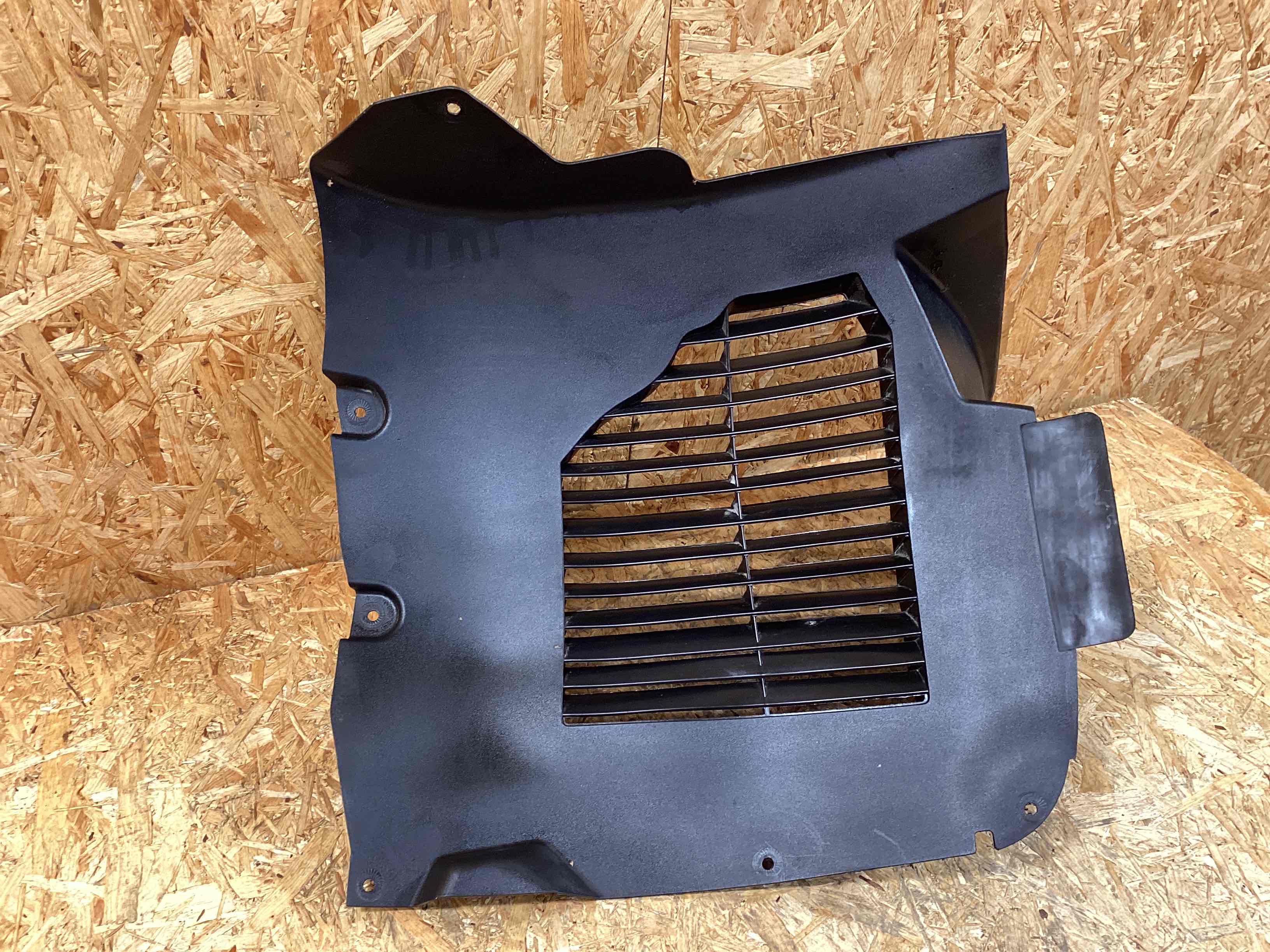 Защита арок передняя левая (подкрылок) Porsche Panamera 131025-101