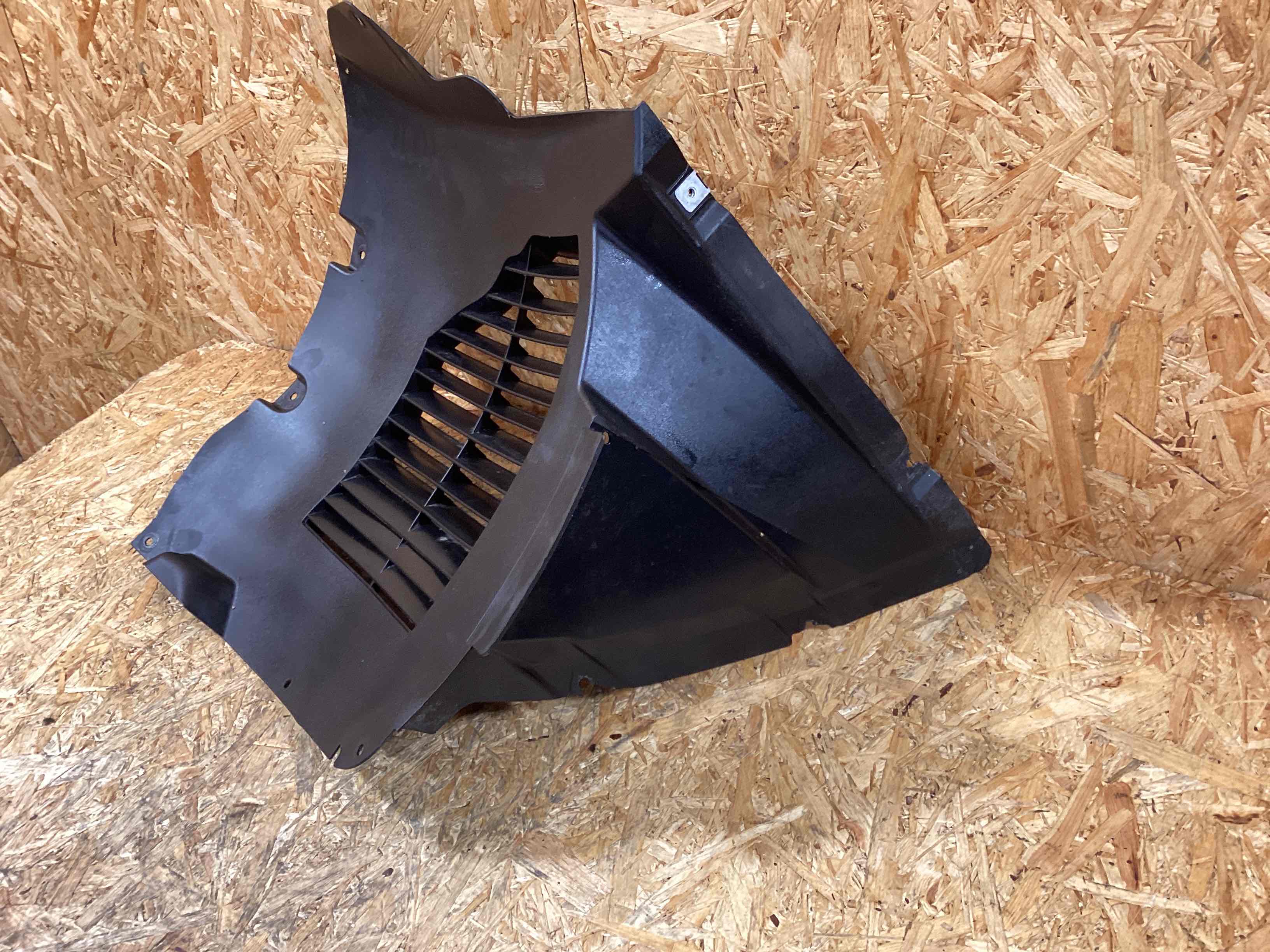 Защита арок передняя левая (подкрылок) Porsche Panamera 131025-101