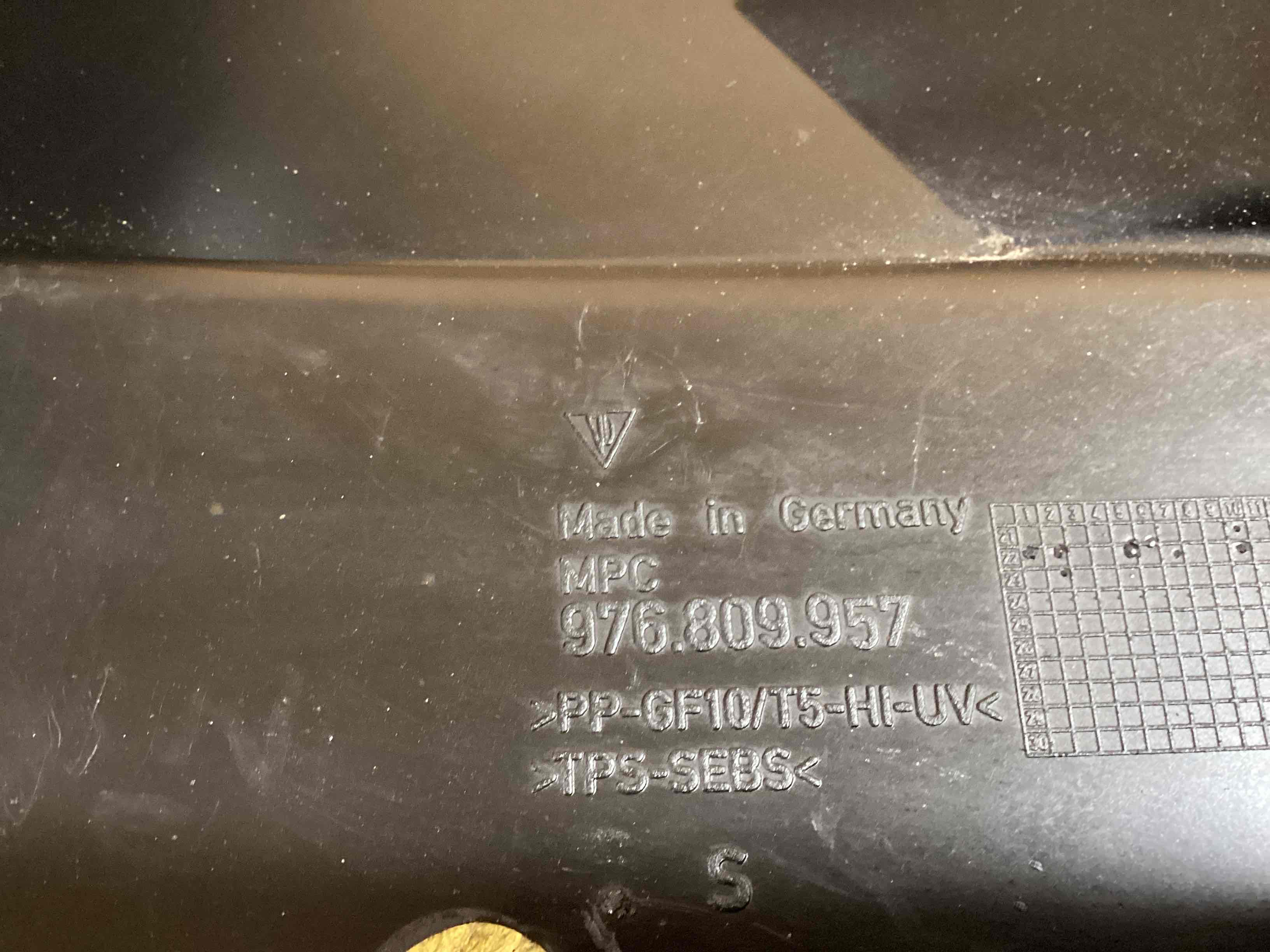 Защита арок передняя левая (подкрылок) Porsche Panamera 131025-101