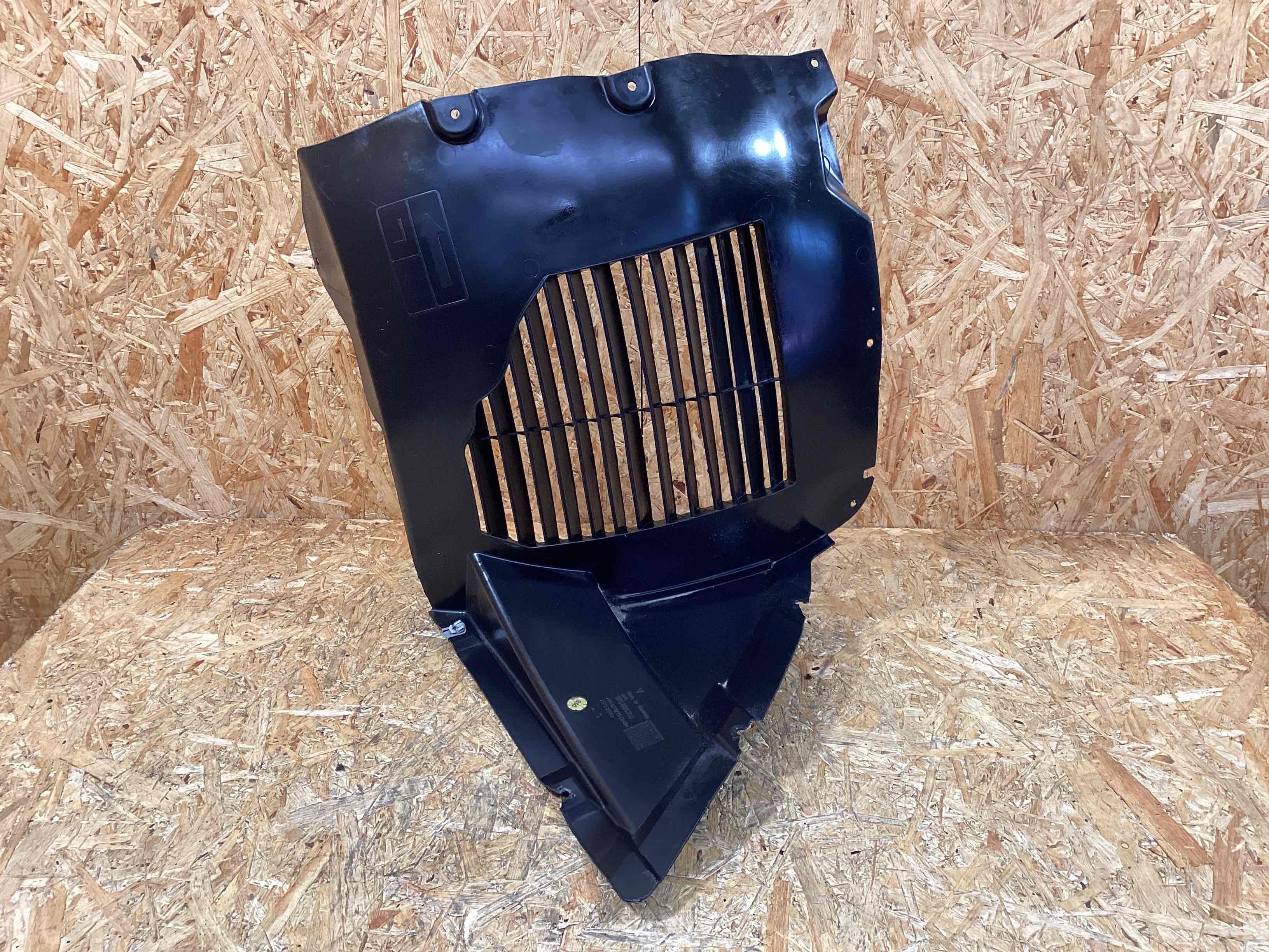 Защита арок передняя левая (подкрылок) Porsche Panamera 131025-101