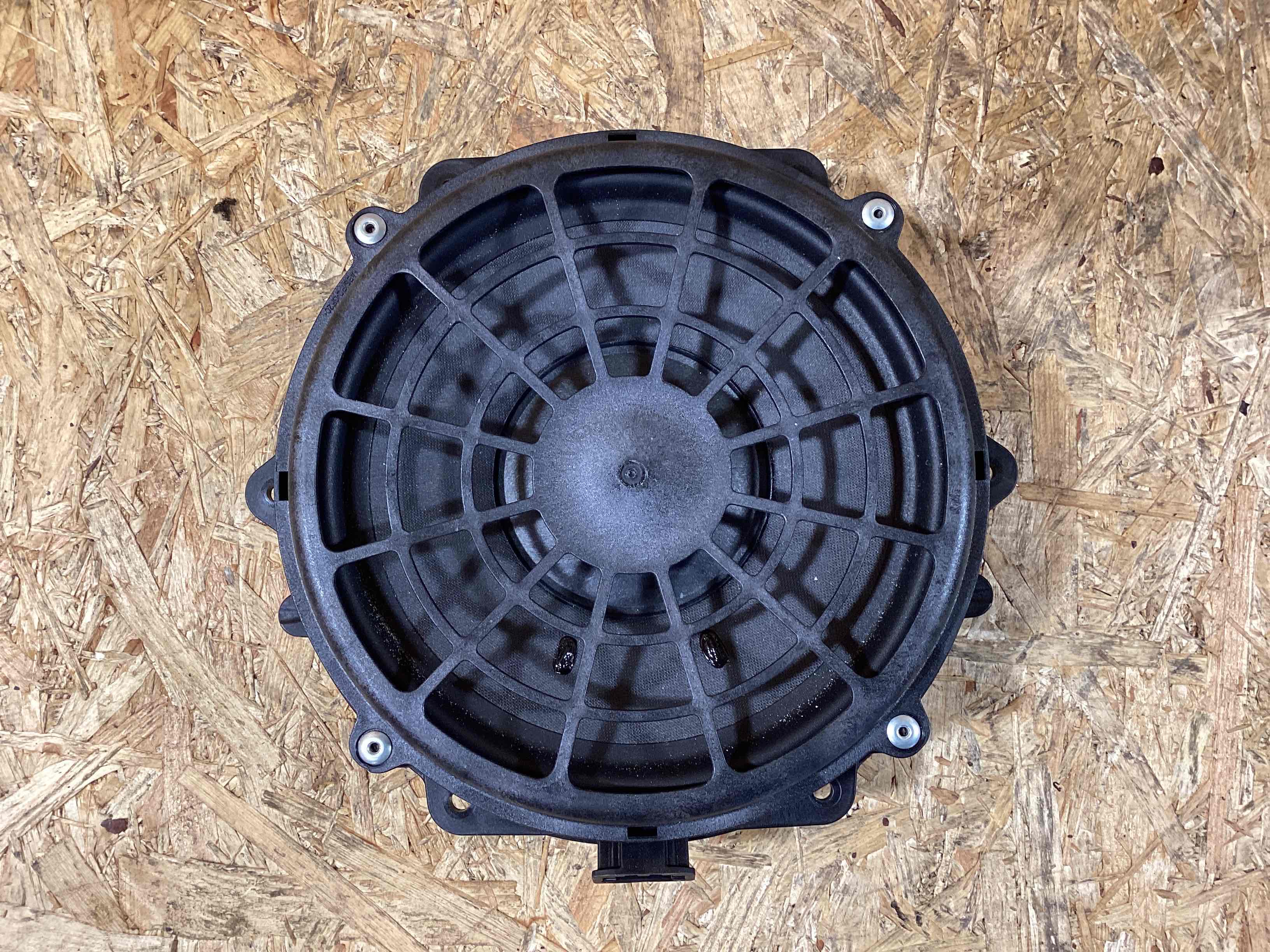 Динамик Porsche 911 131025-108