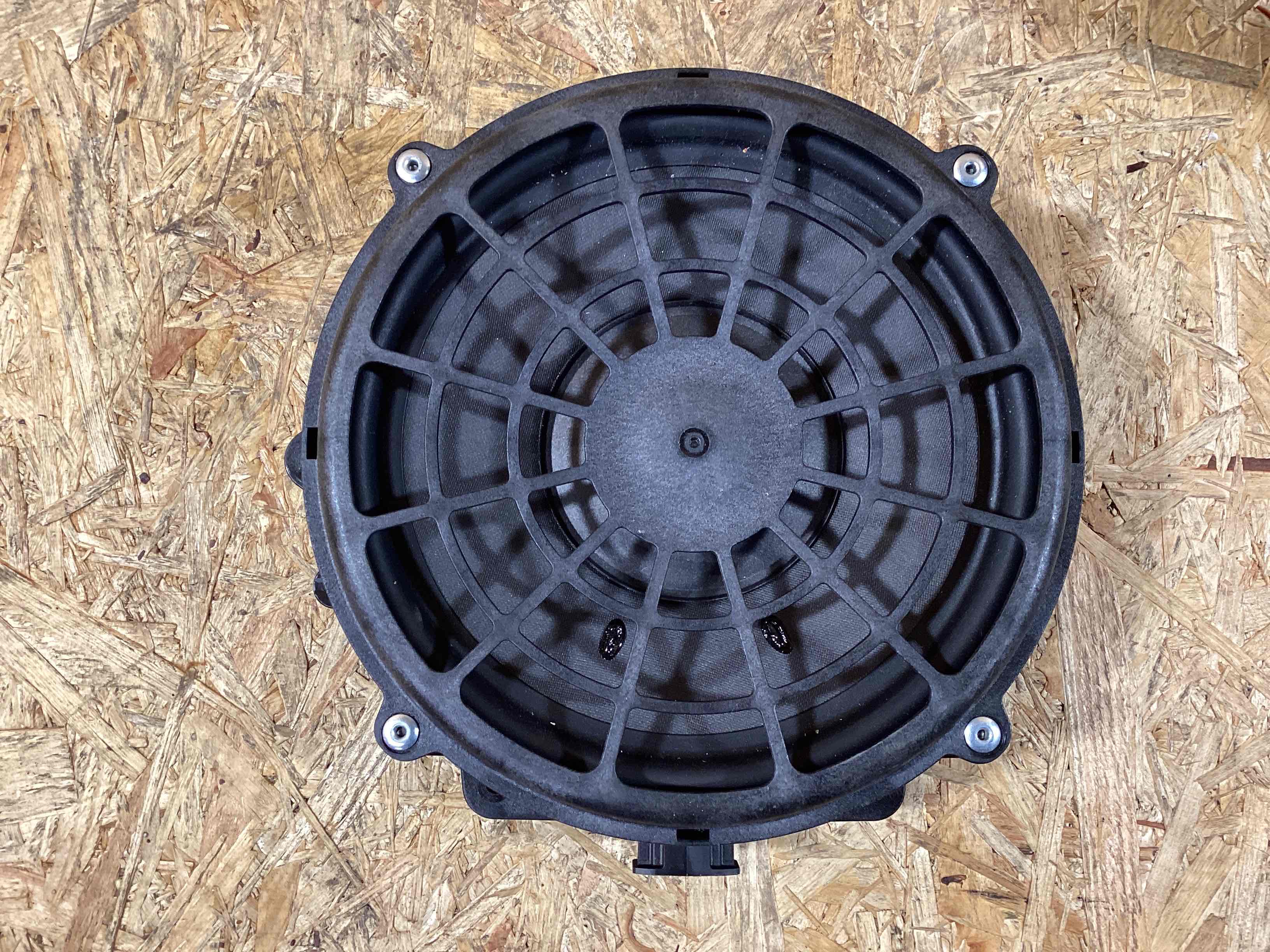 Динамик Porsche Panamera 131025-113