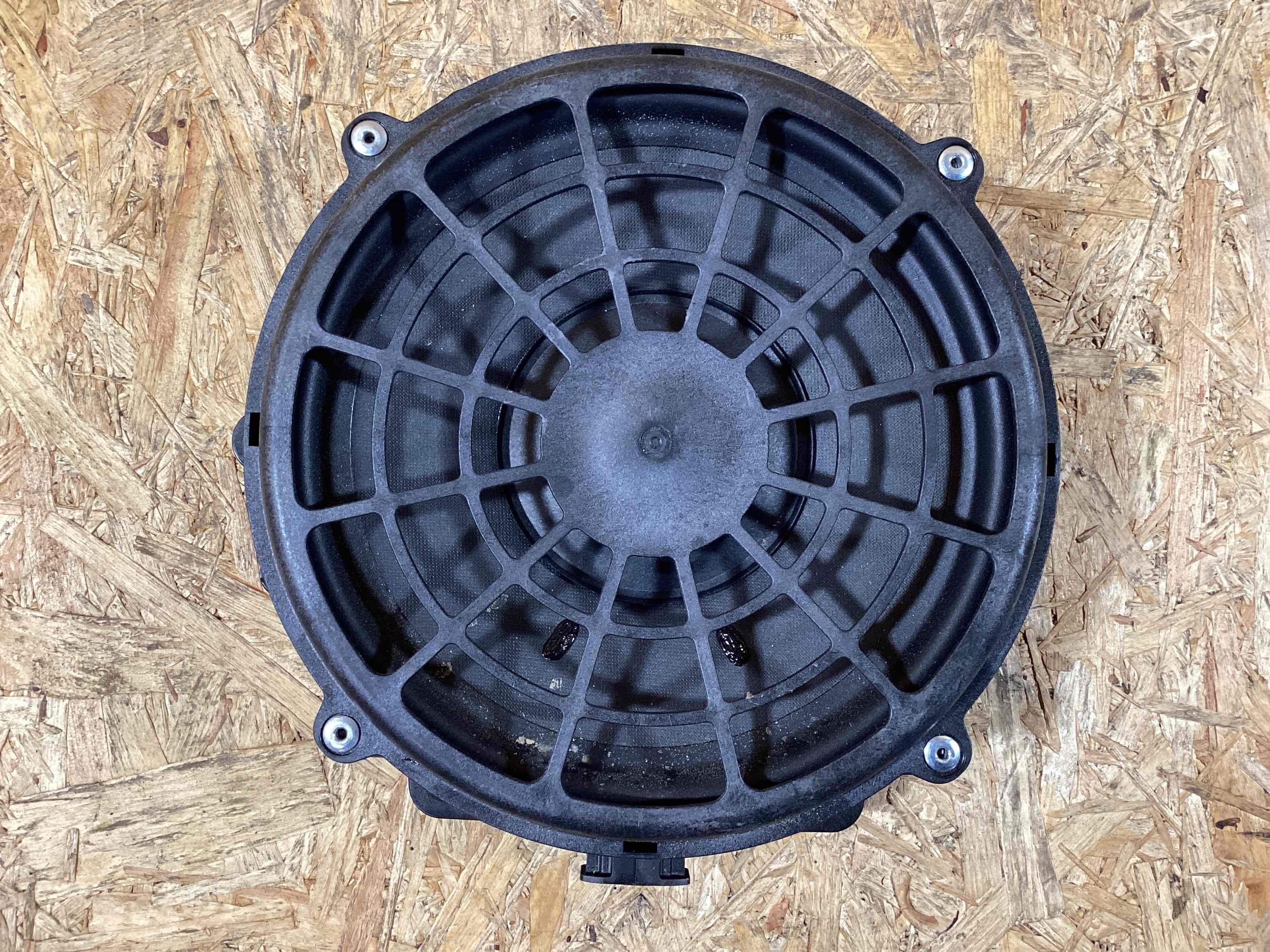 Динамик Porsche Panamera 131025-114