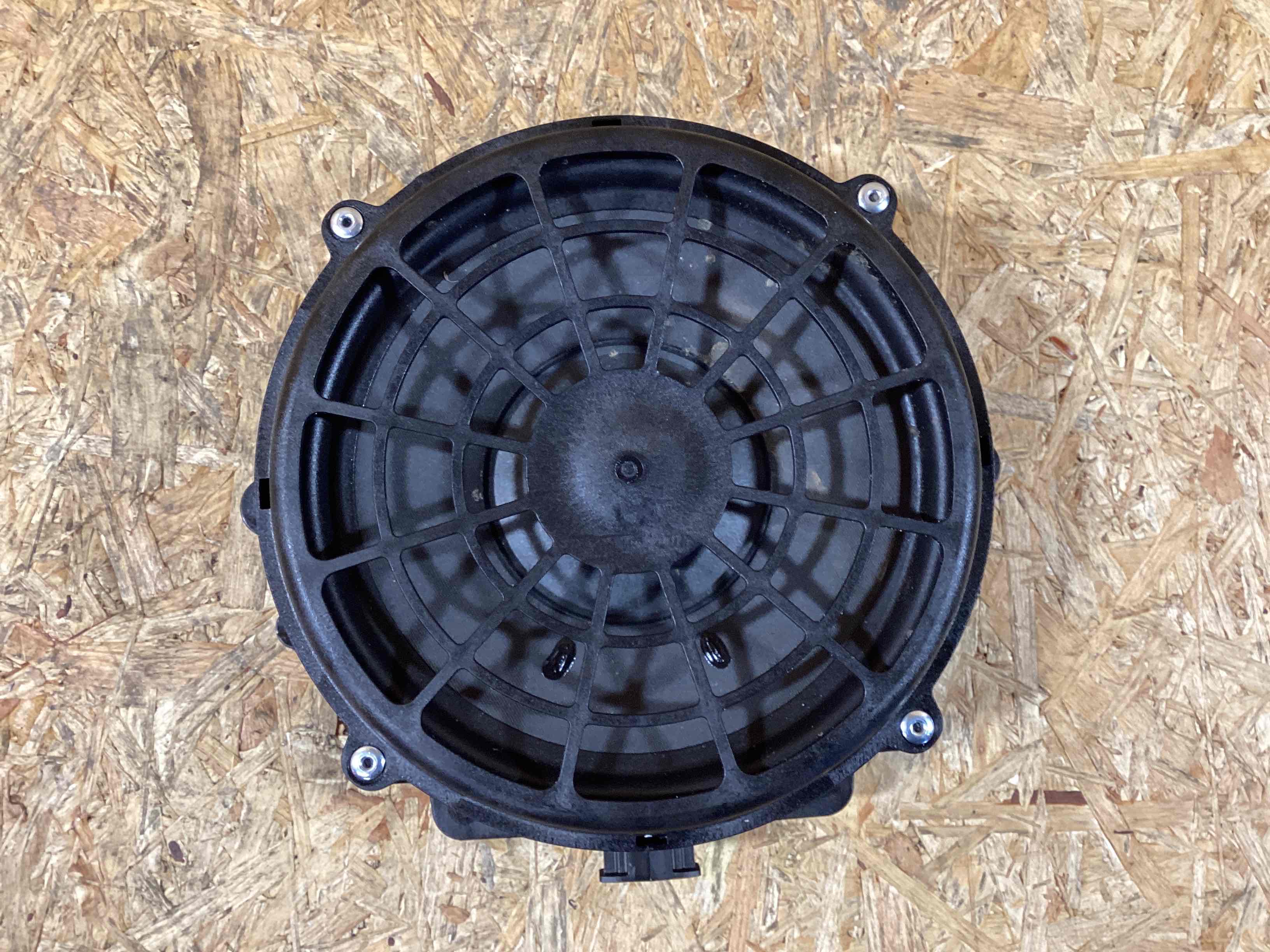 Динамик Porsche Panamera 131025-115