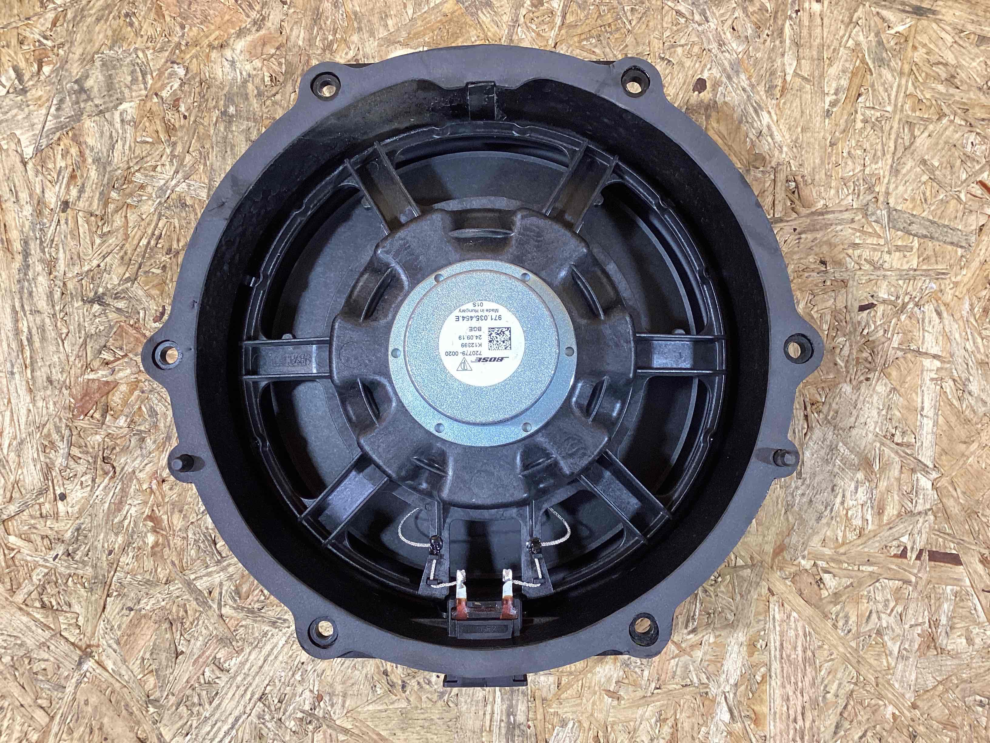 Динамик Porsche Panamera 131025-115