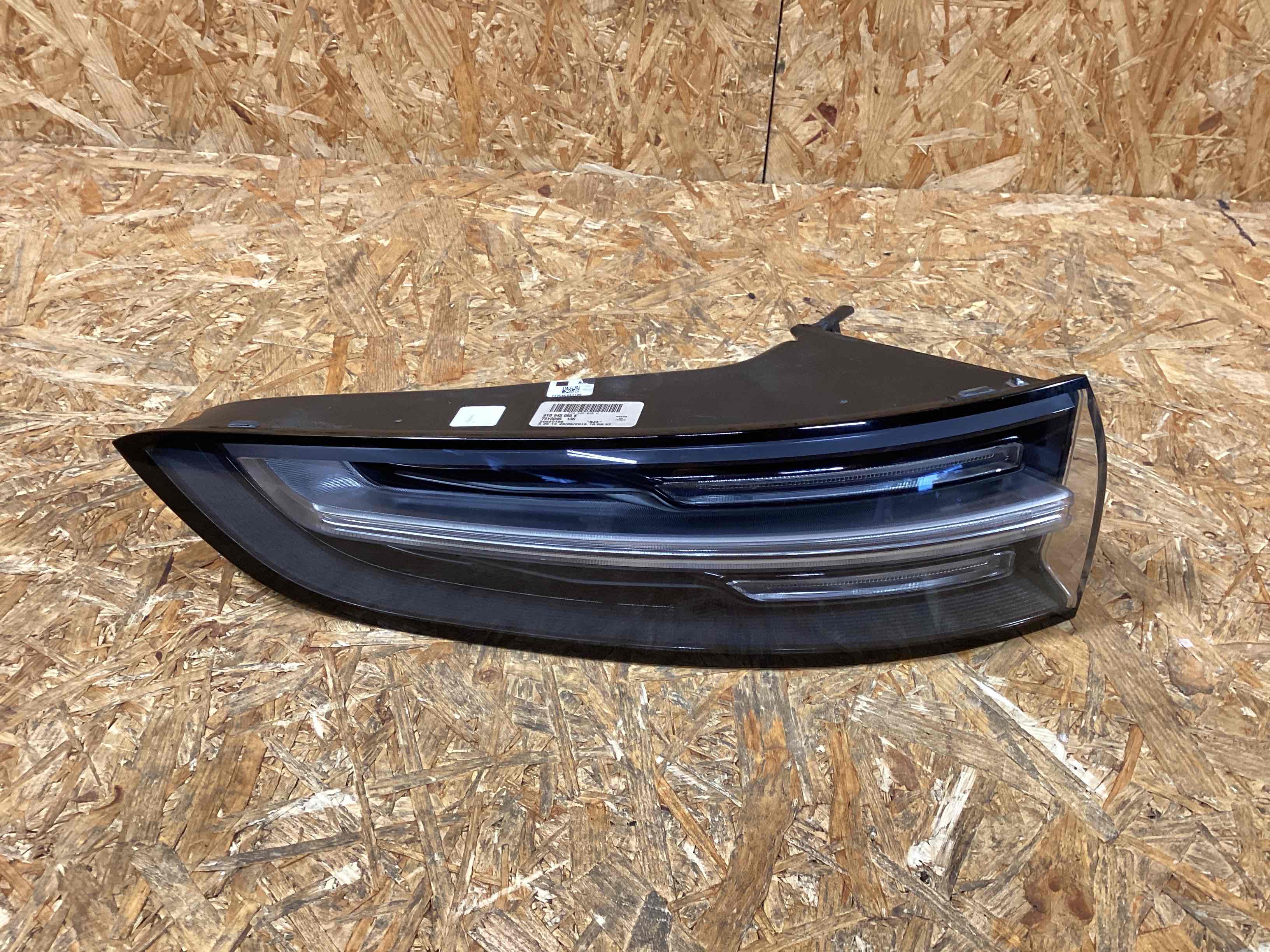 Фонарь задний левый Porsche Cayenne 140126-103