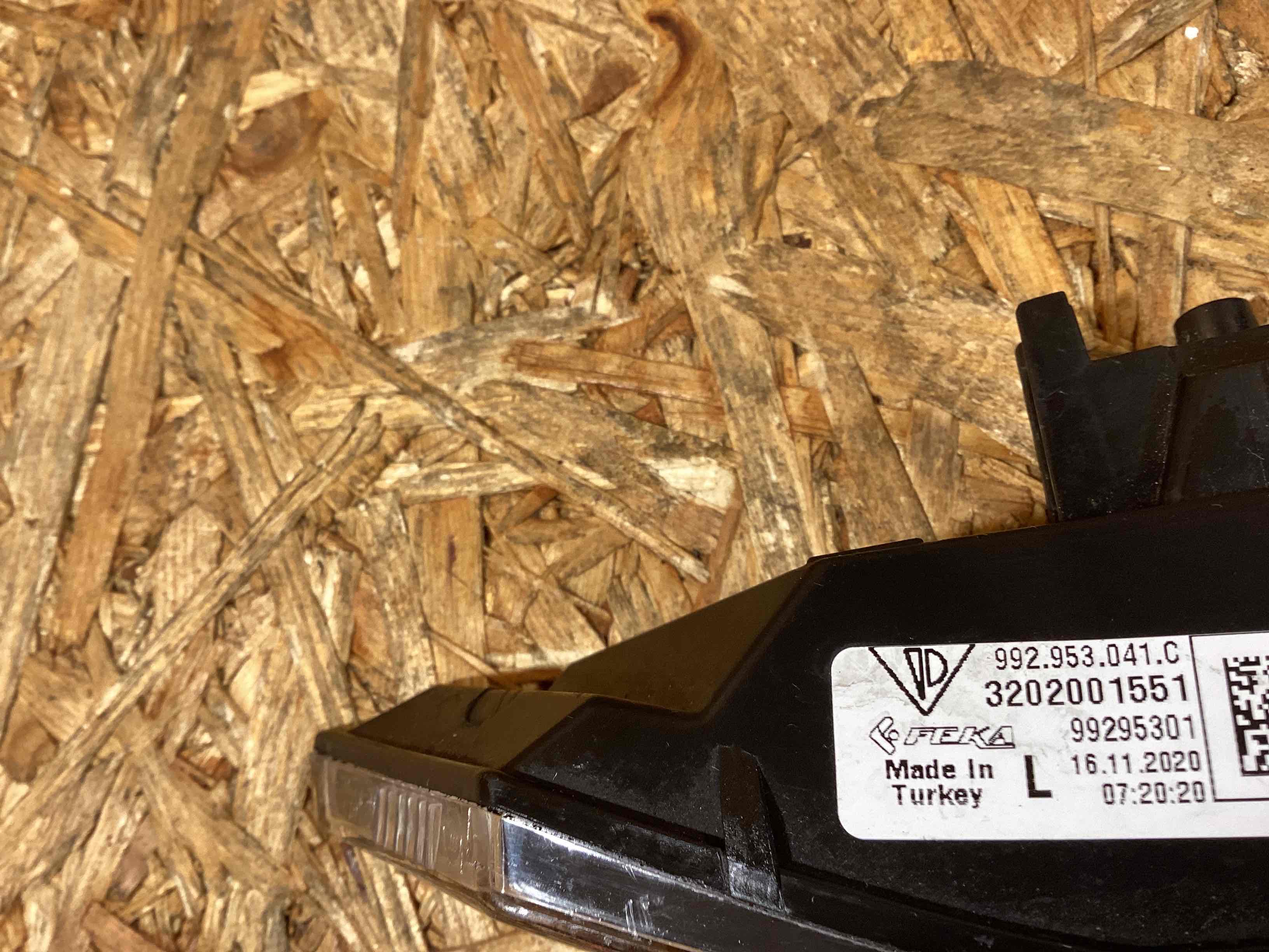 Фонарь (указатель/повторитель поворота, поворотник) Porsche 911 140126-150