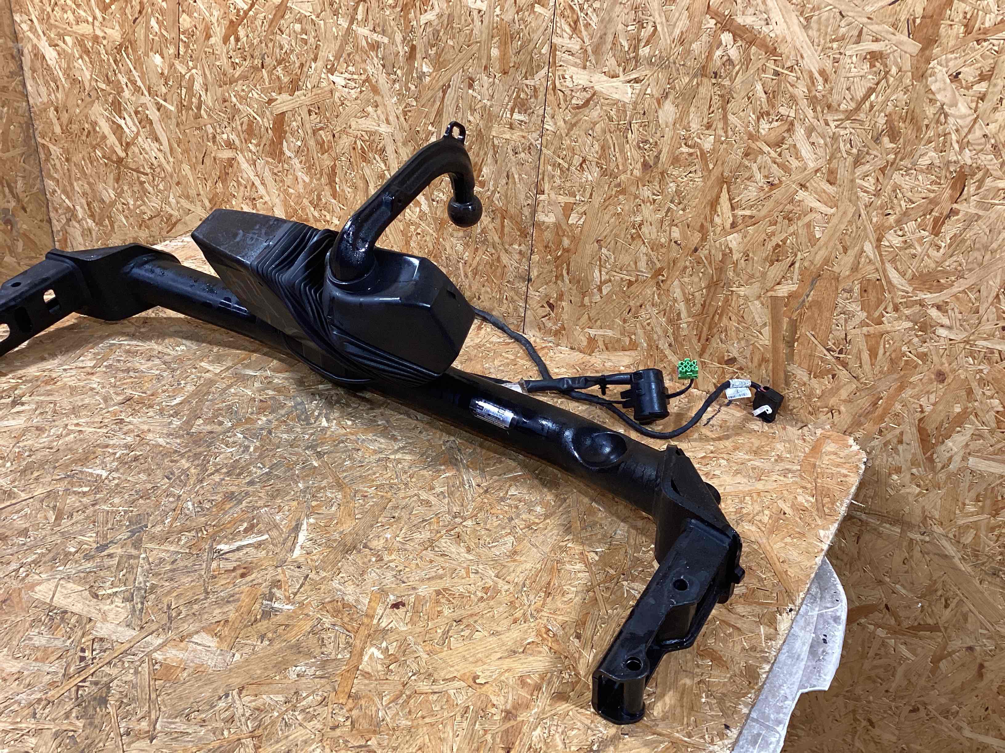 Прицепное устройство (фаркоп) Porsche Macan 140126-152