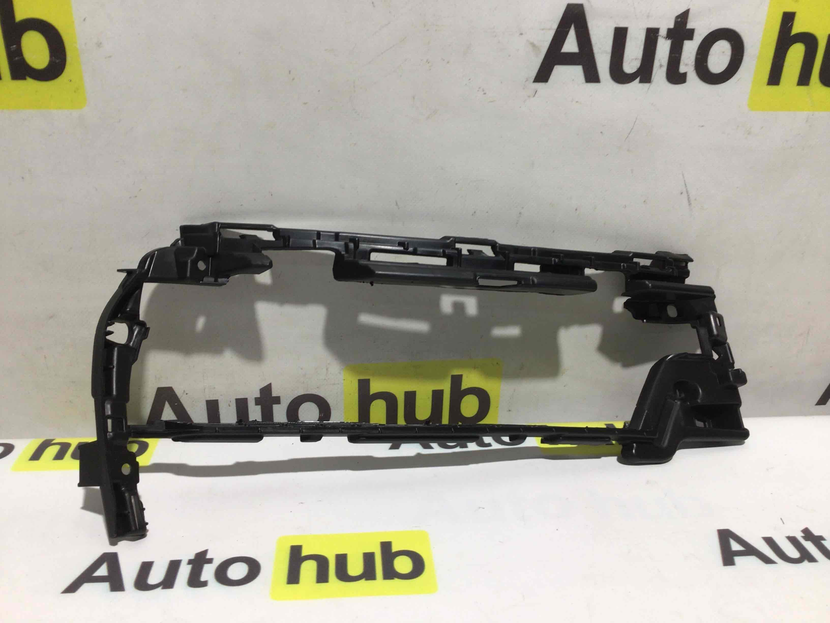 Заглушка, вставка (решетка) в бампер Porsche Macan 140426-009