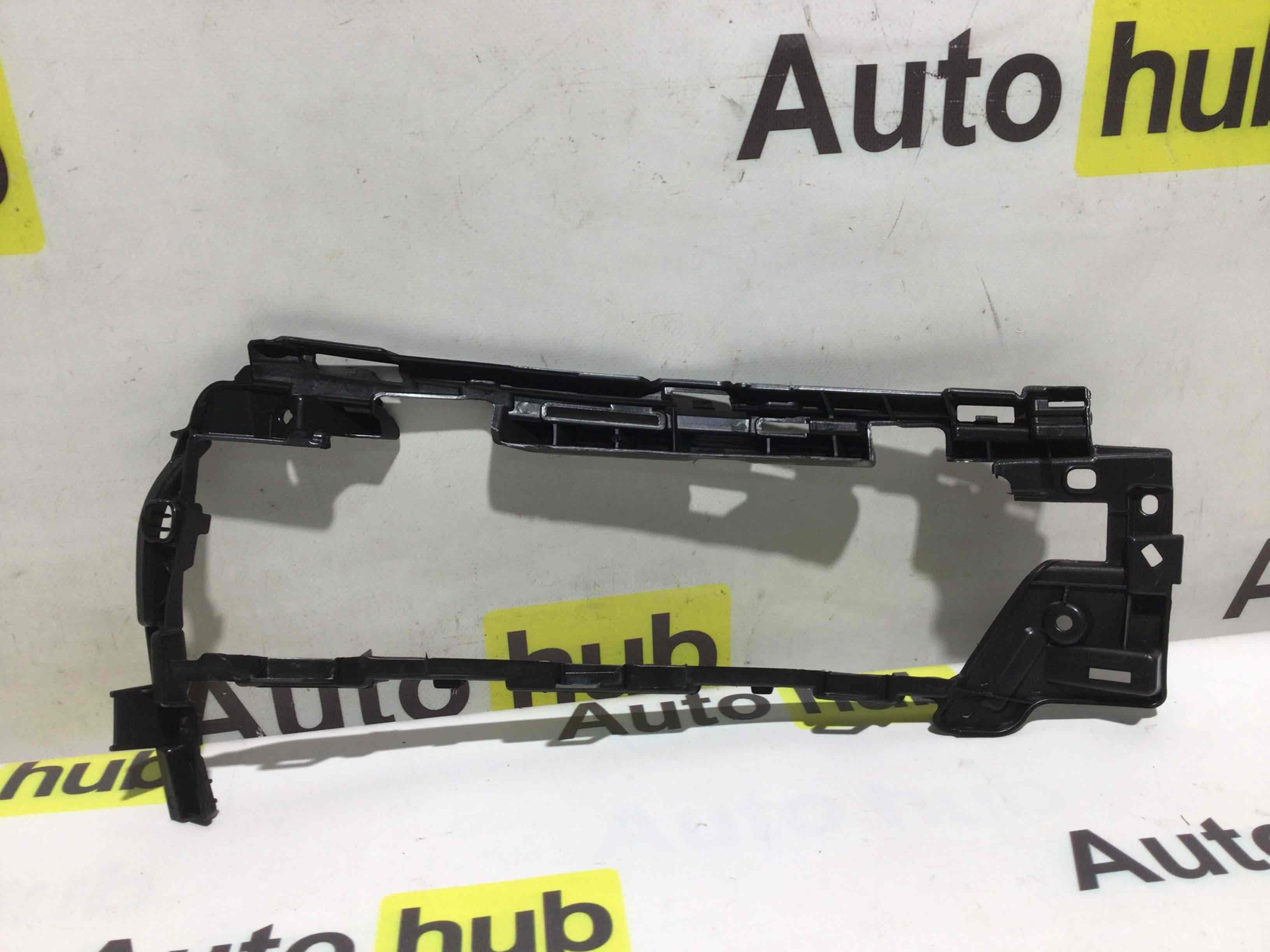 Заглушка, вставка (решетка) в бампер Porsche Macan 140426-012