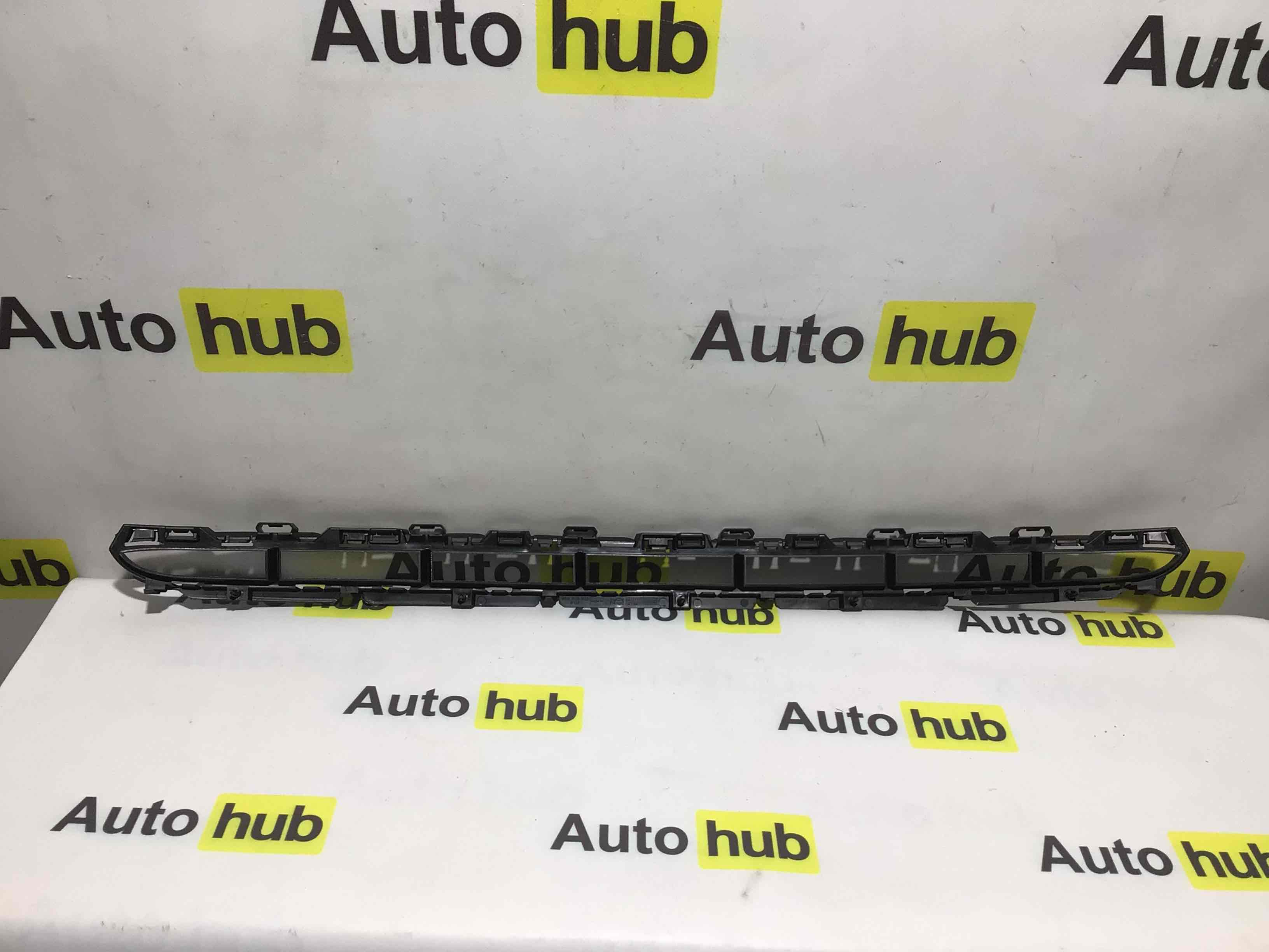 Заглушка, вставка (решетка) в бампер Porsche Macan 140426-017