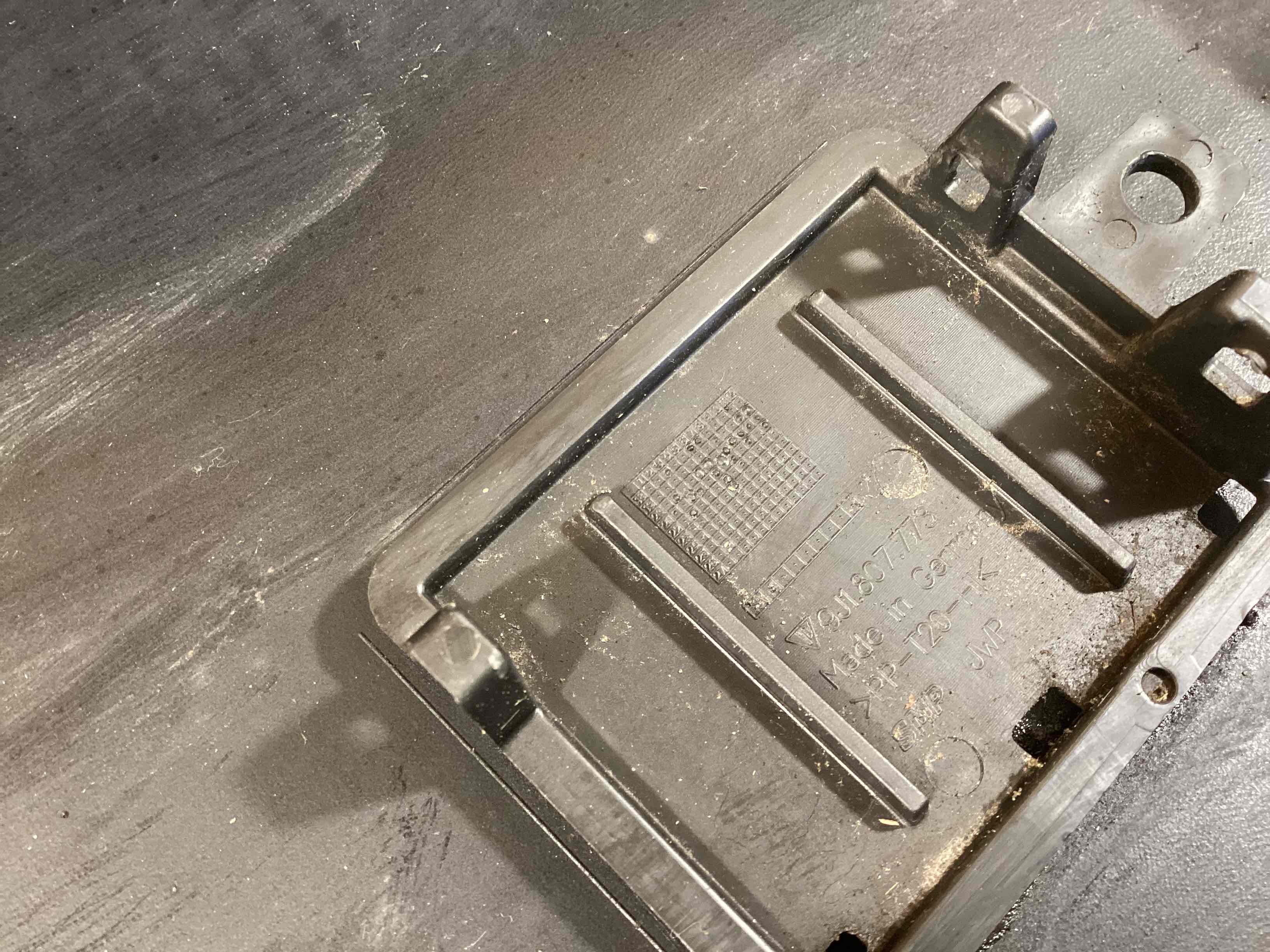 Юбка бампера нижняя Porsche Taycan 140526-104
