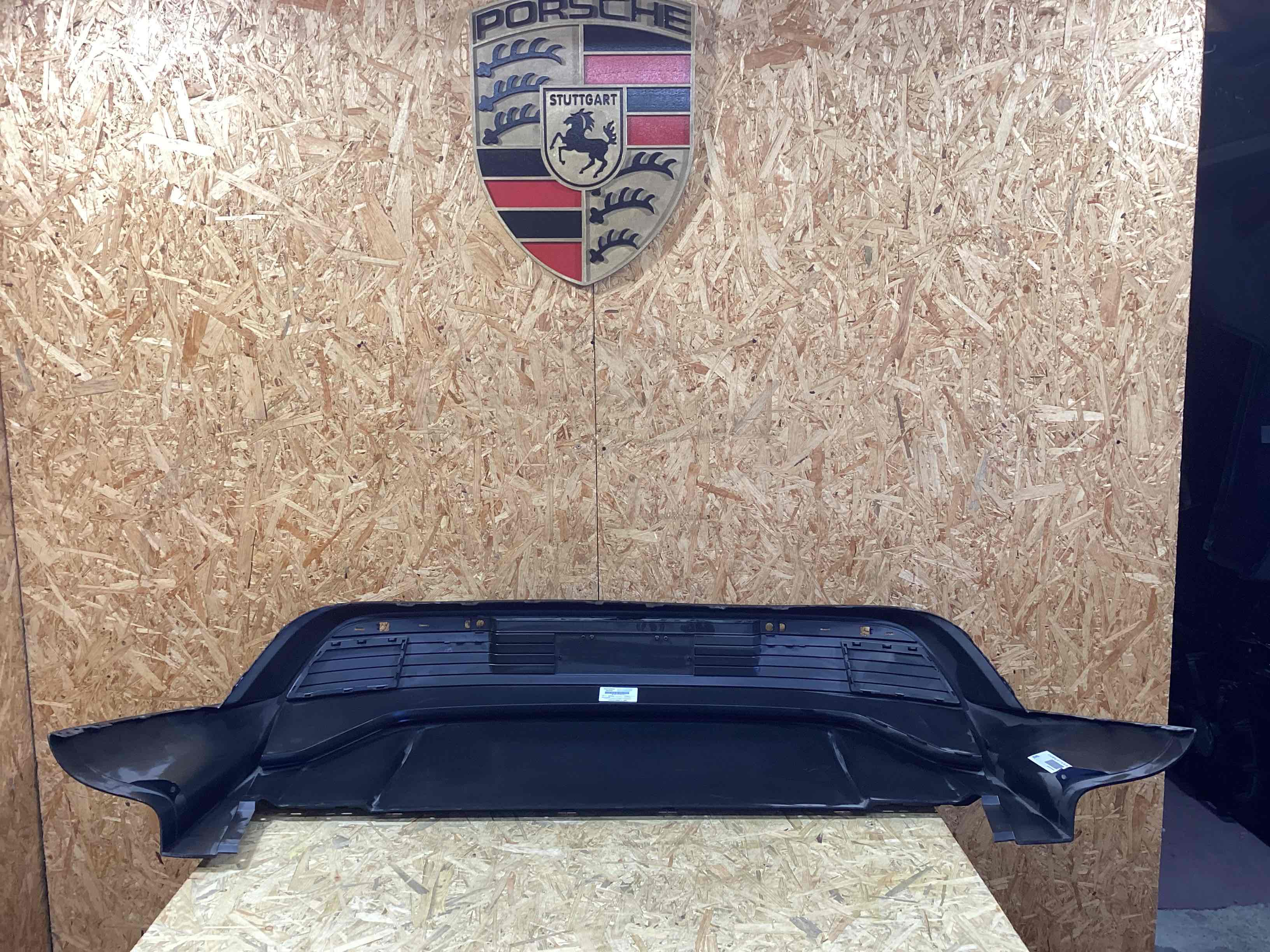 Юбка бампера нижняя Porsche Taycan 140526-114