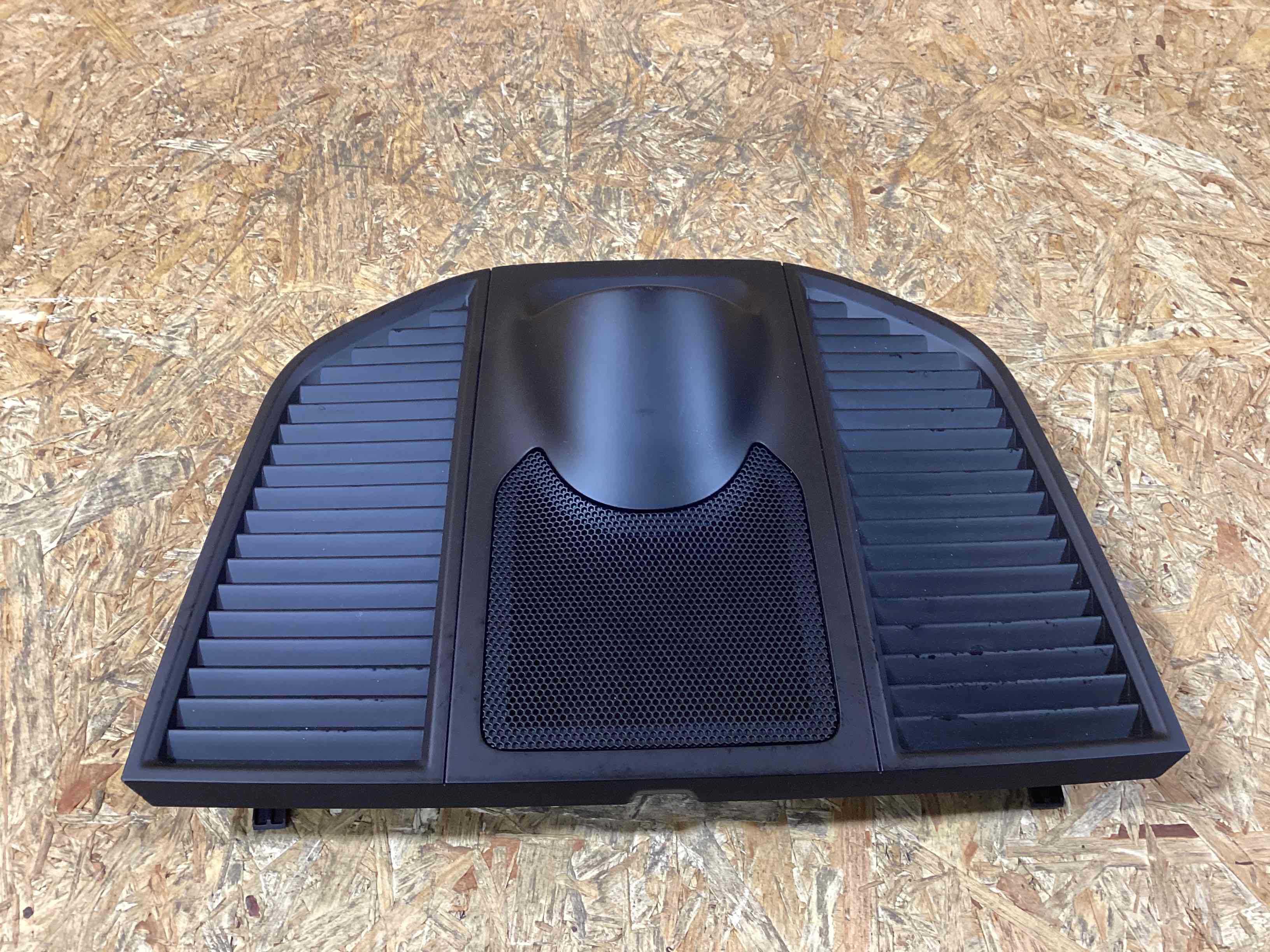 Элемент отделки салона, багажника Porsche Macan 141125-101