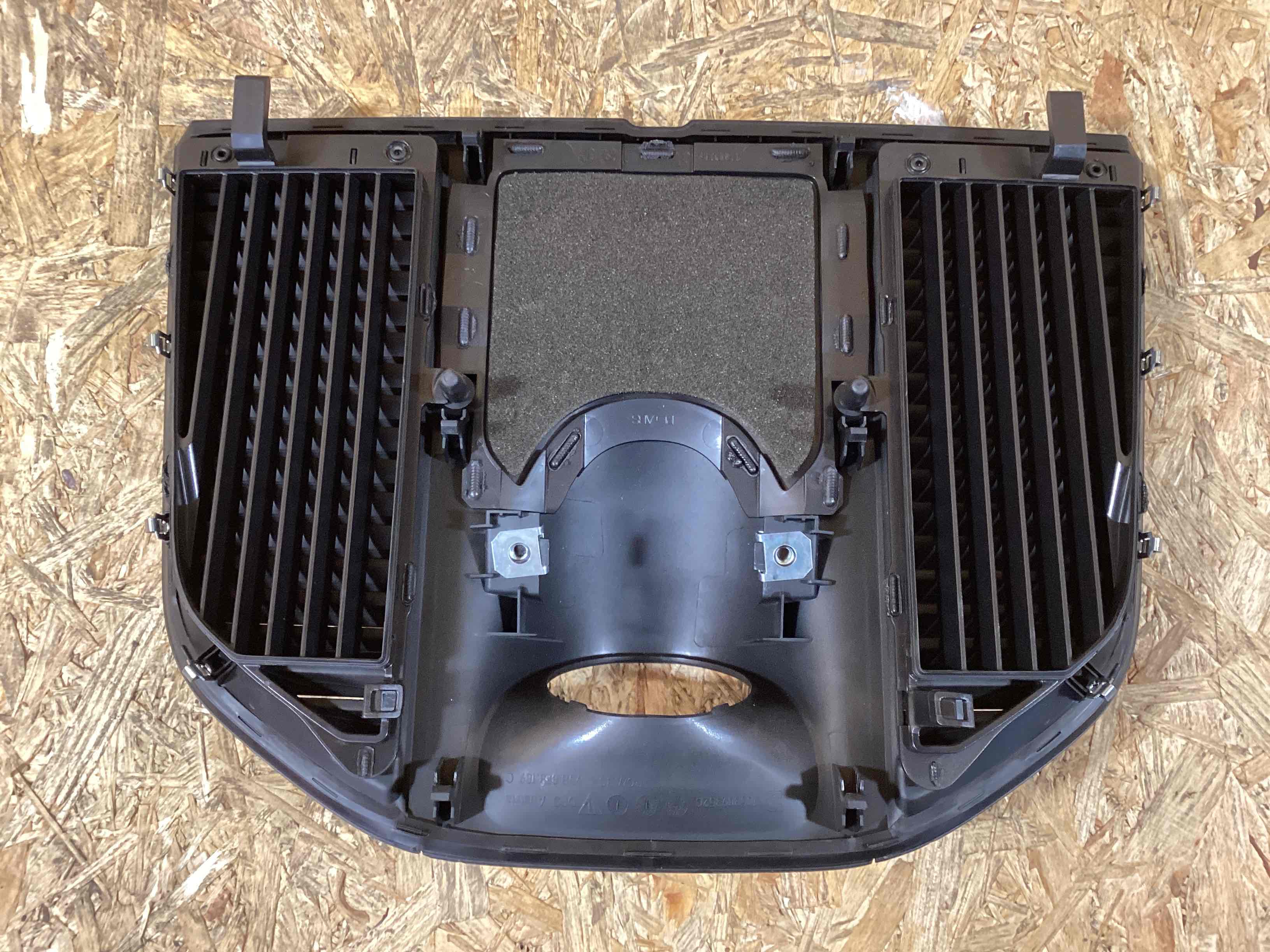 Элемент отделки салона, багажника Porsche Macan 141125-101