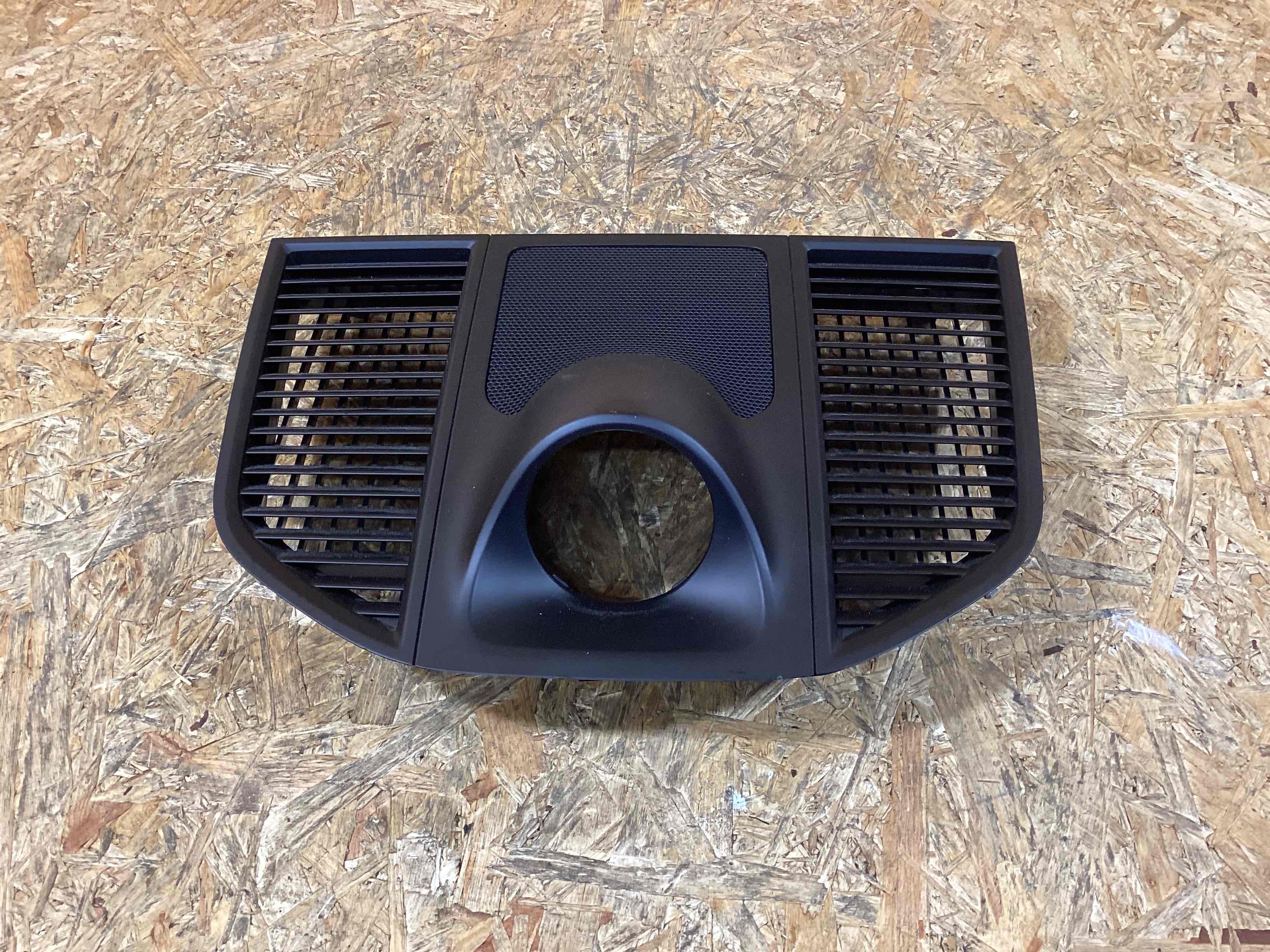 Элемент отделки салона, багажника Porsche Macan 141125-101