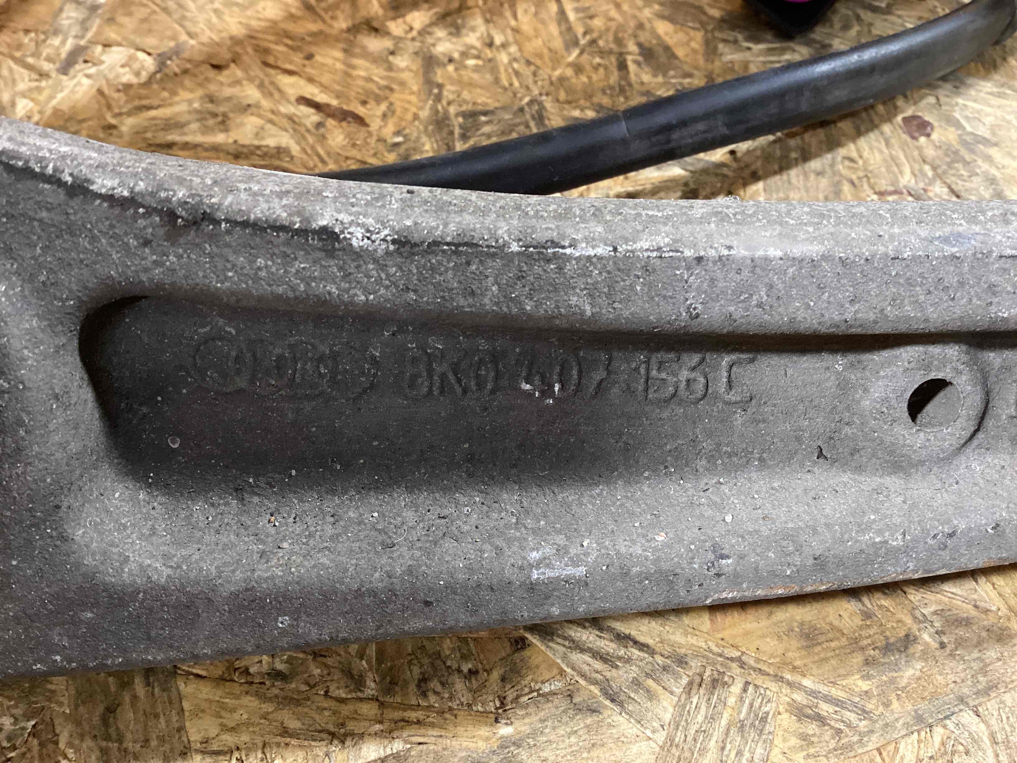 Кулак поворотный правый Porsche Macan 141125-102