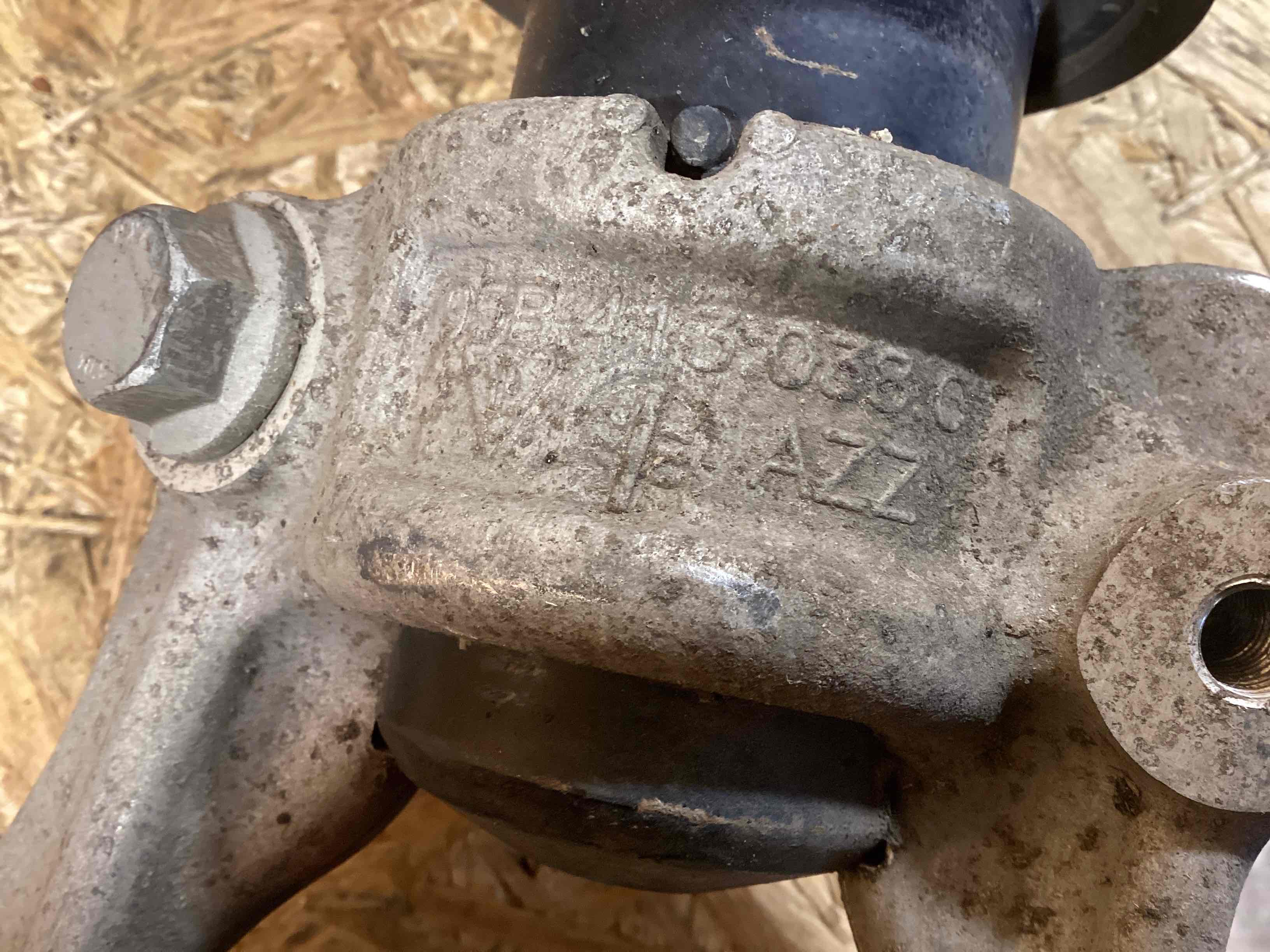 Кулак поворотный правый Porsche Macan 141125-102