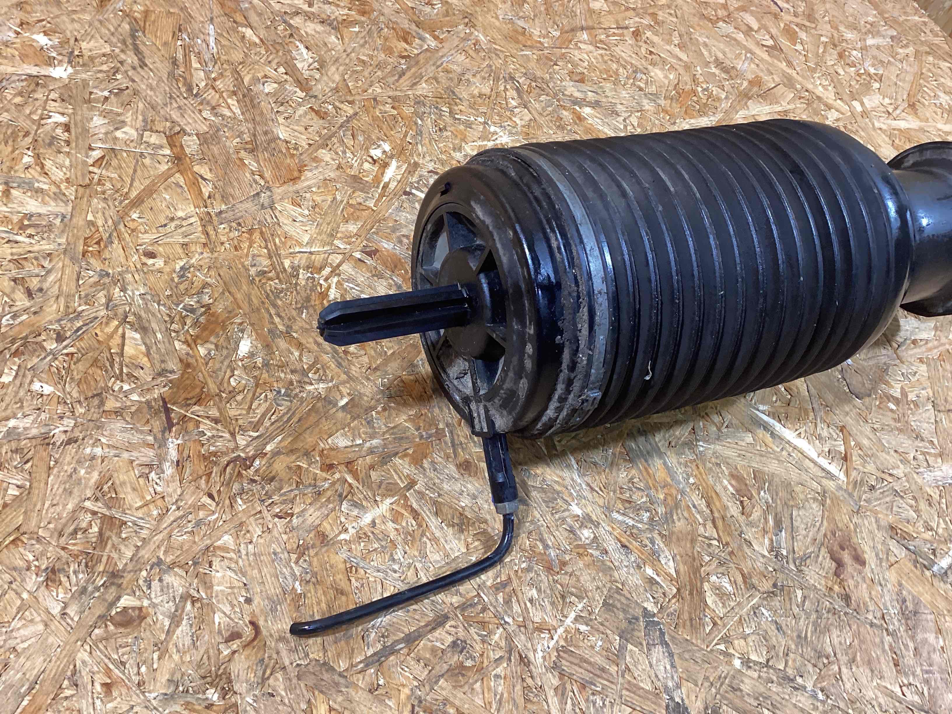 Пневмоподушка Porsche Macan 141125-105