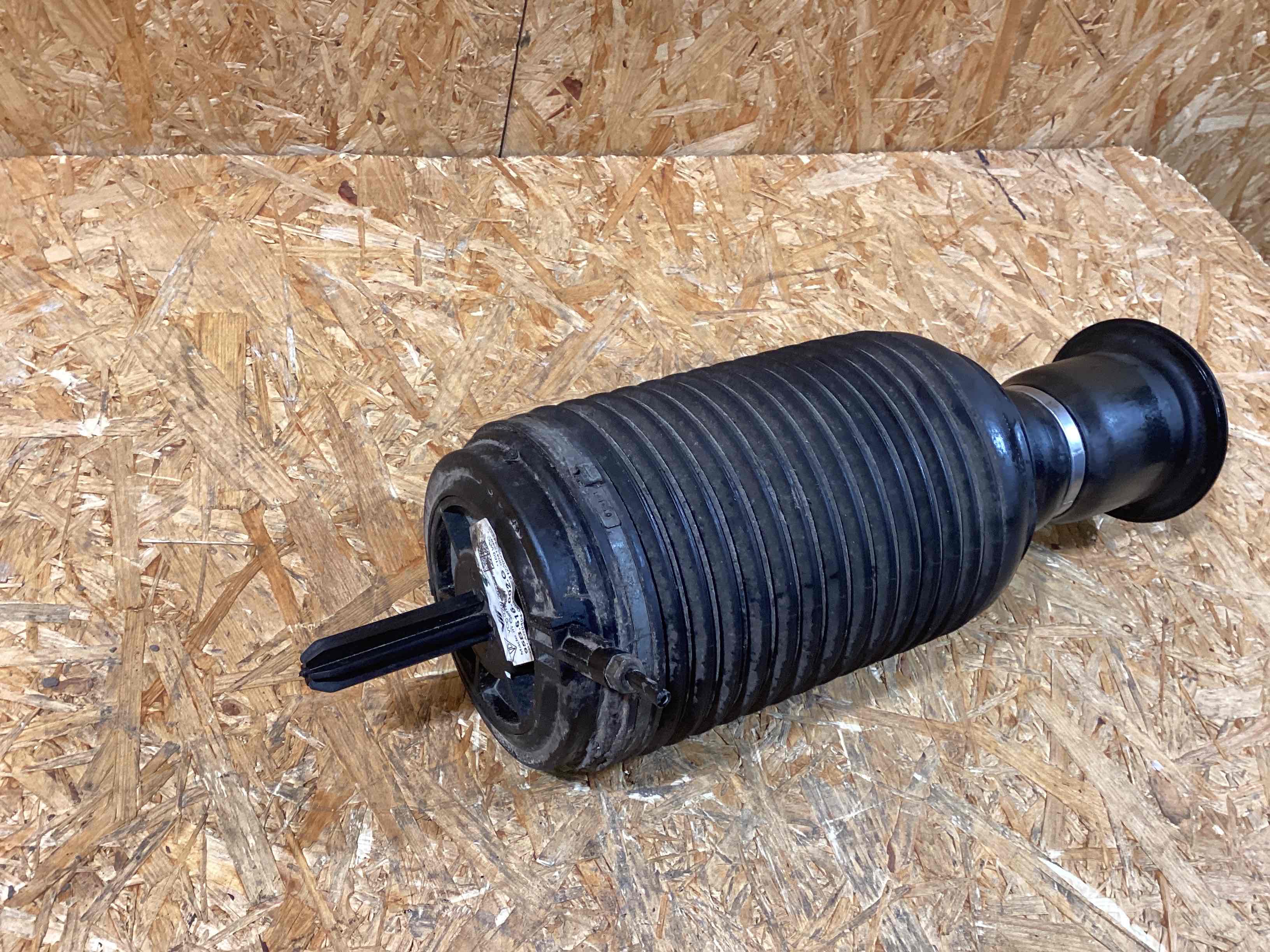 Пневмоподушка Porsche Macan 141125-106