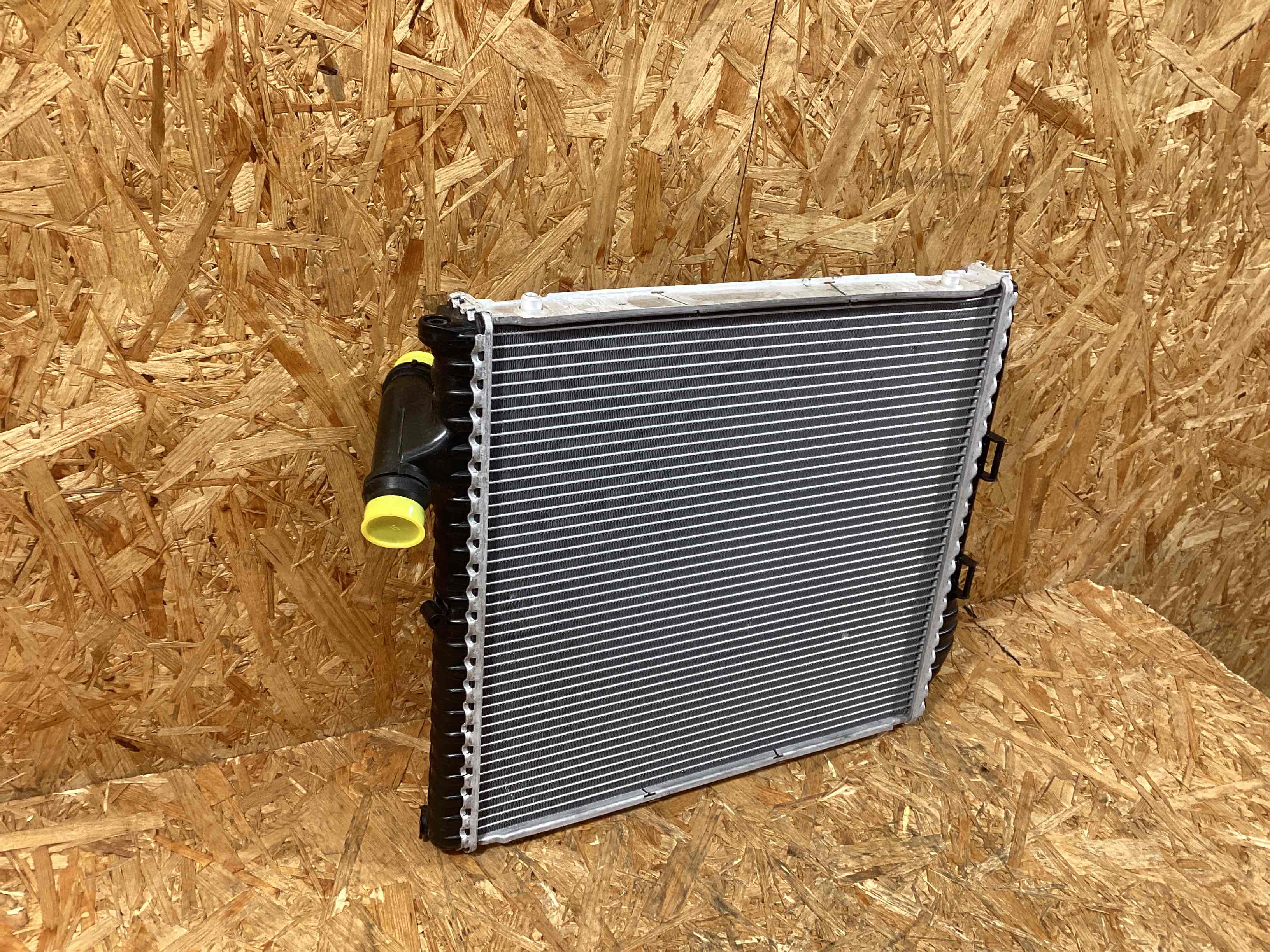 Радиатор (основной) Porsche 911 150126-102