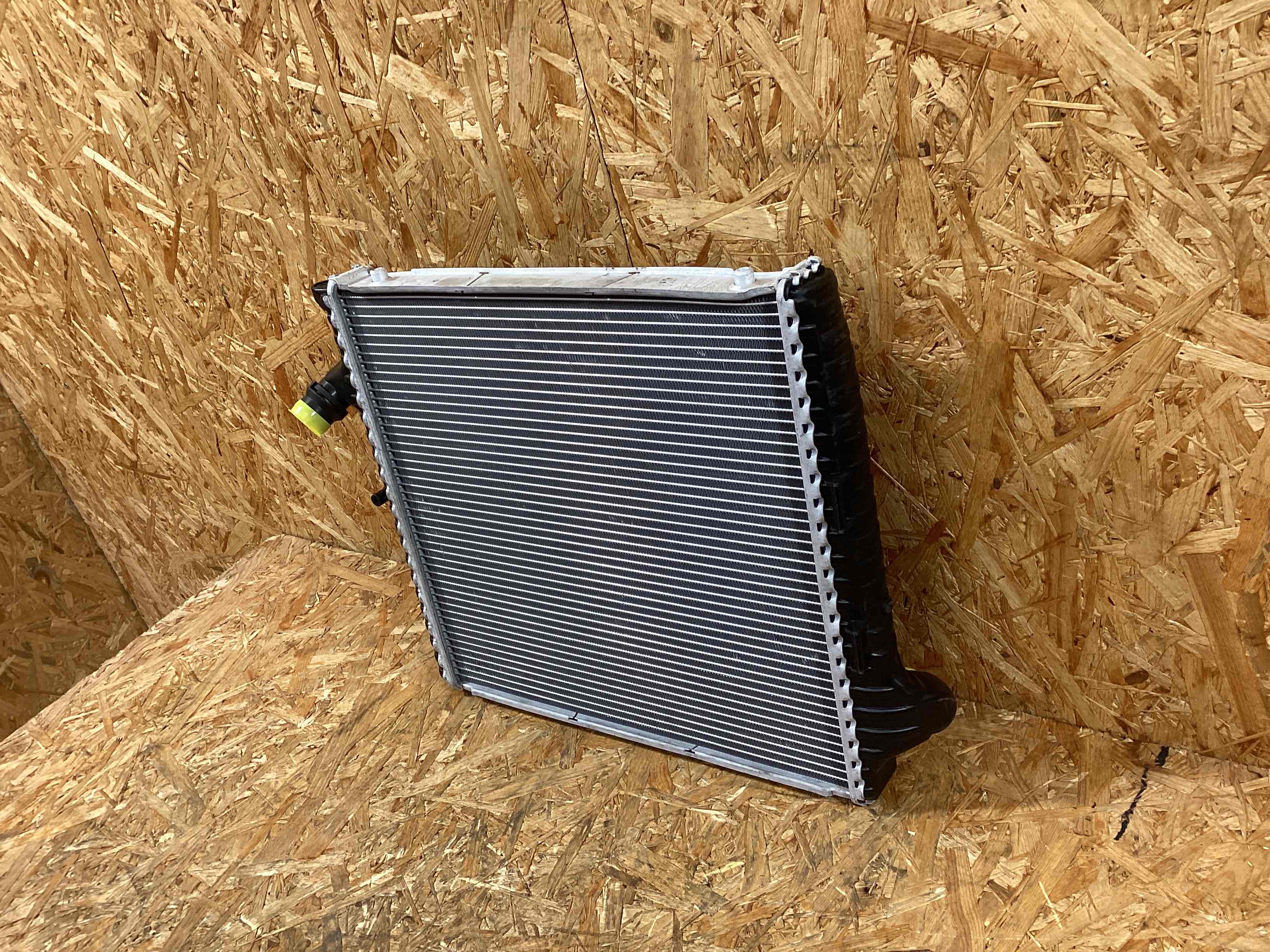 Радиатор (основной) Porsche 911 150126-102