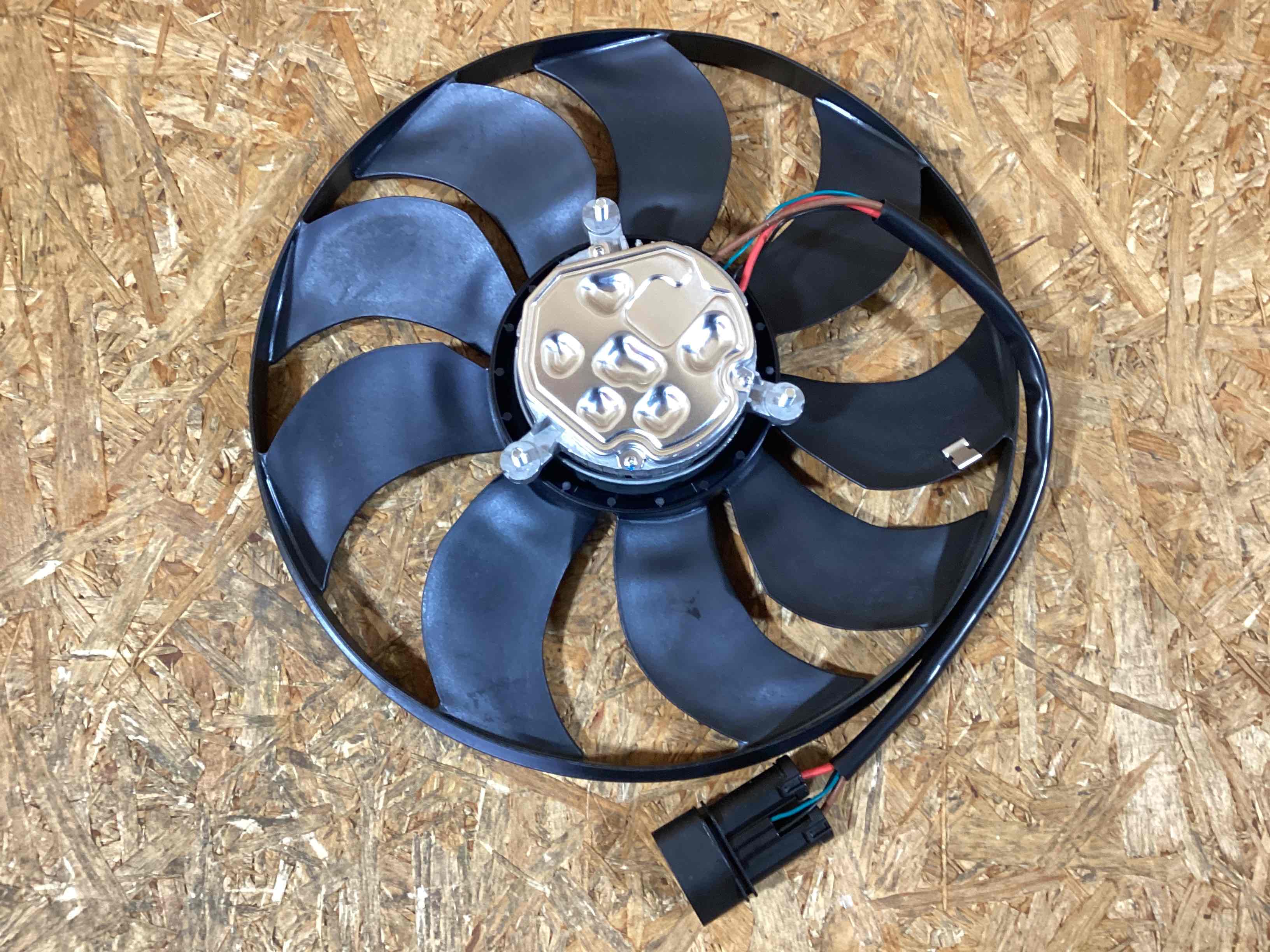 Вентилятор радиатора, вентиляторы Porsche 911 150126-104