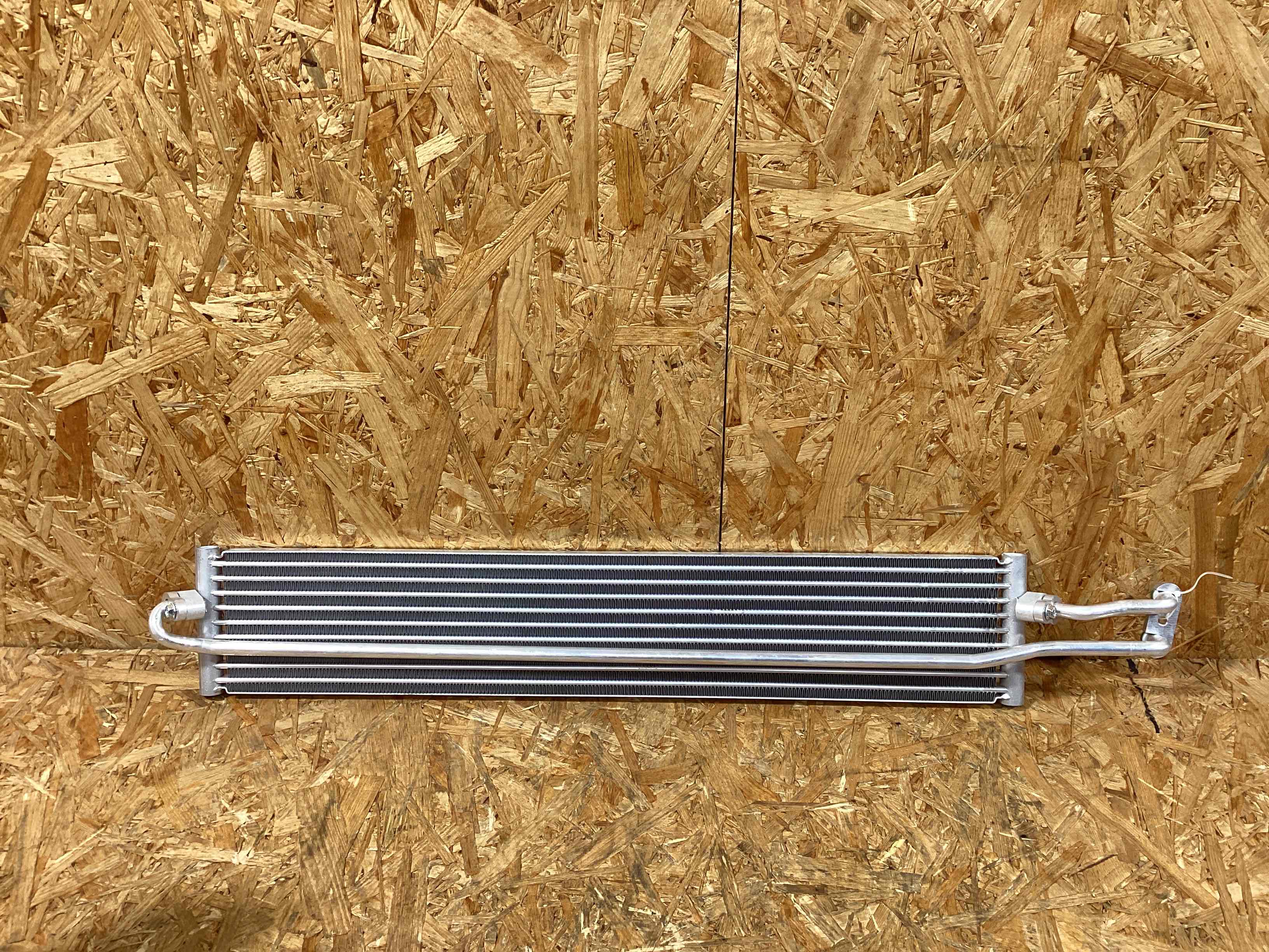 Радиатор масляный Porsche Panamera 150126-105