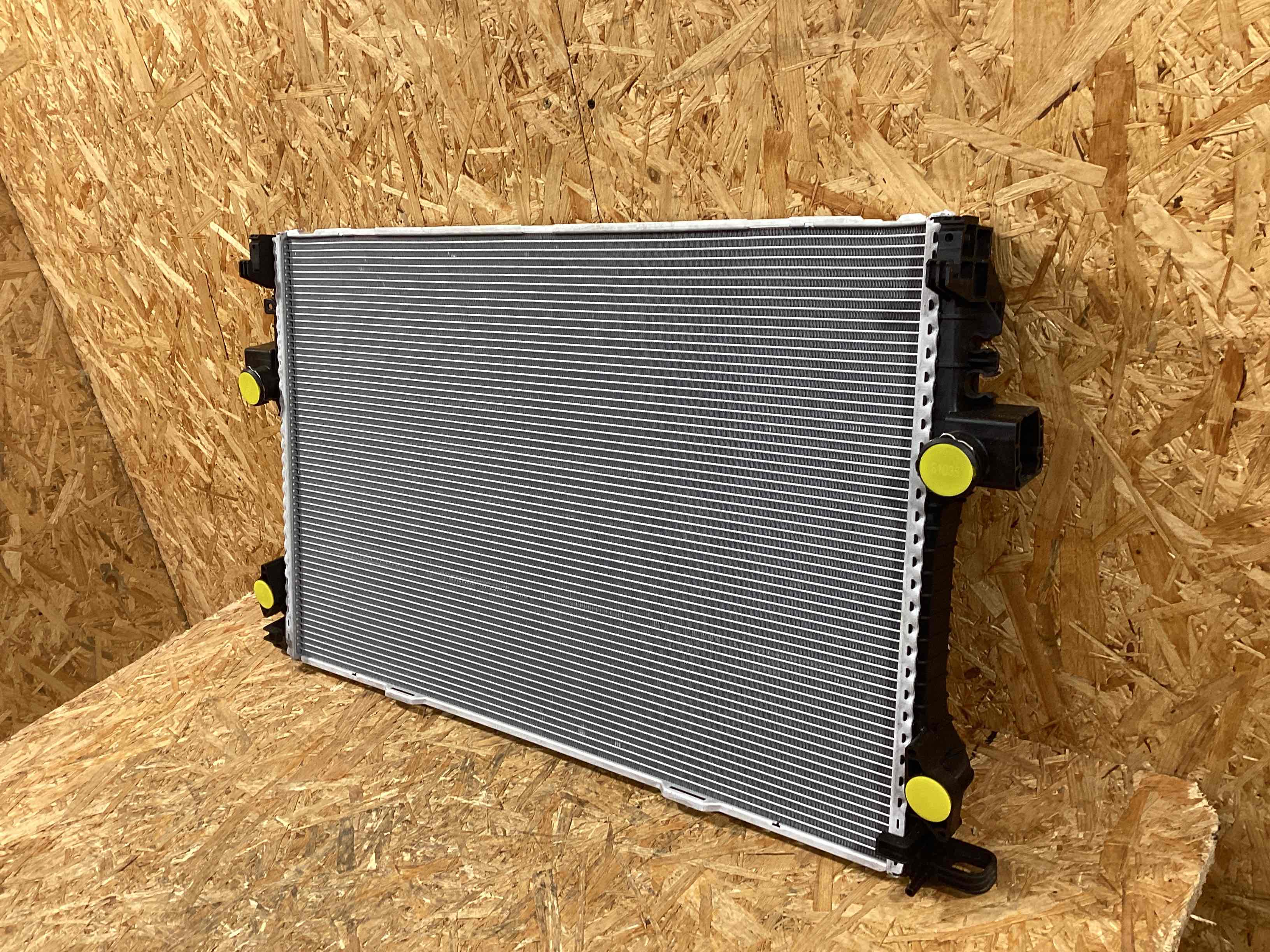 Радиатор (основной) Porsche Panamera 150126-107