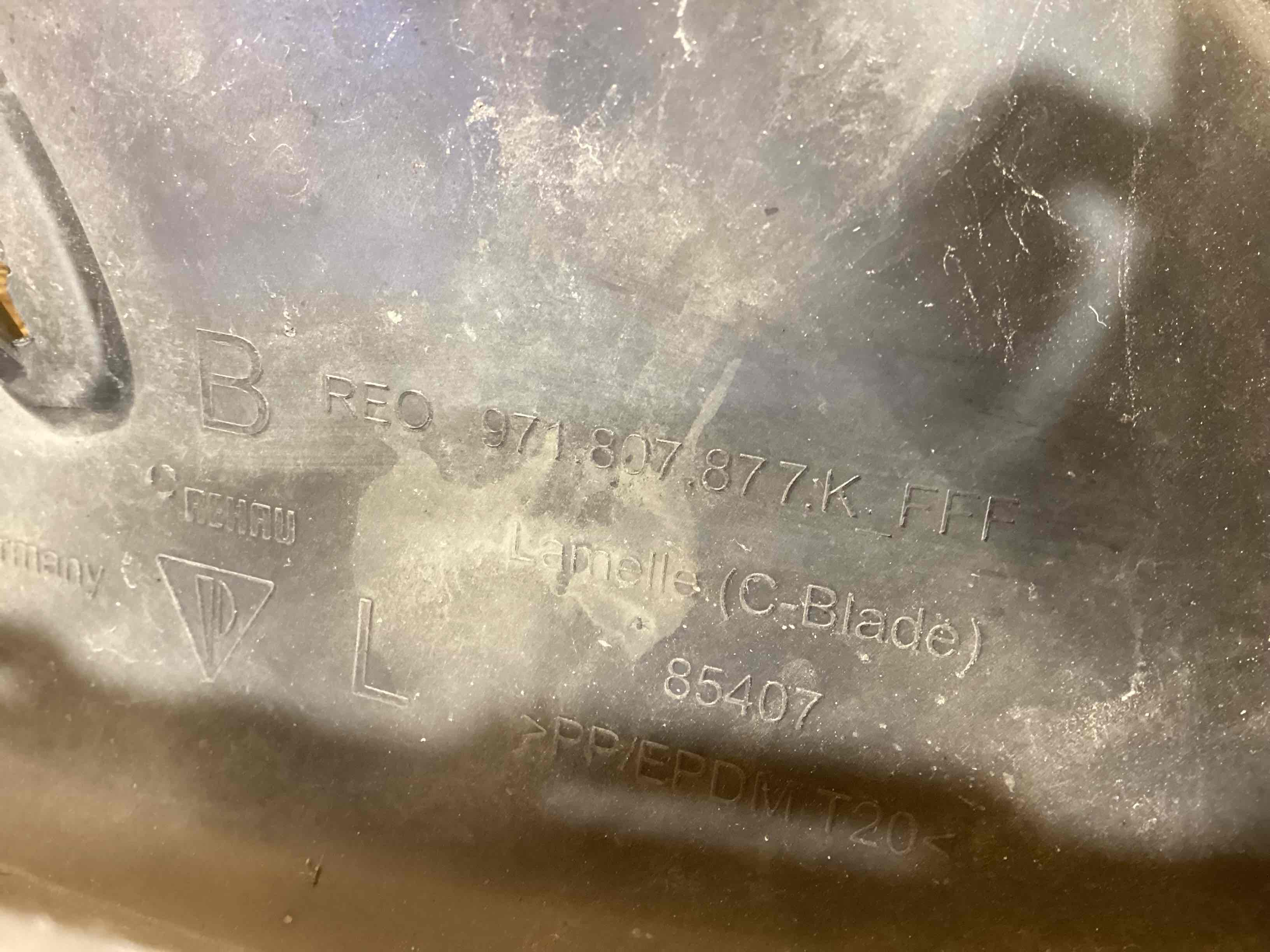 Заглушка, вставка (решетка) в бампер Porsche Panamera 150426-103