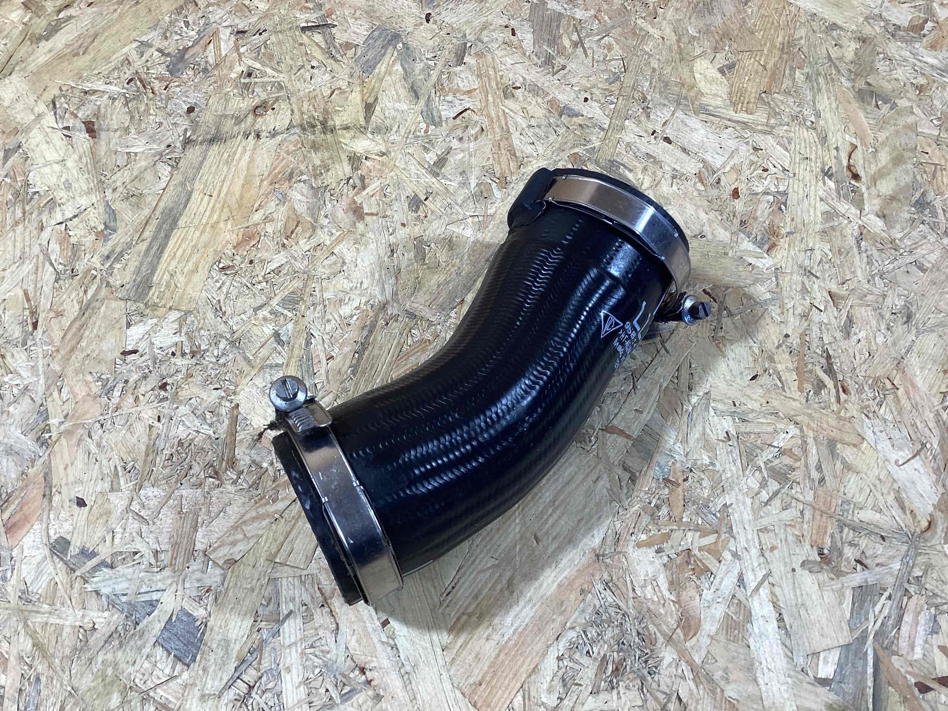 Патрубок Porsche Macan 150426-113