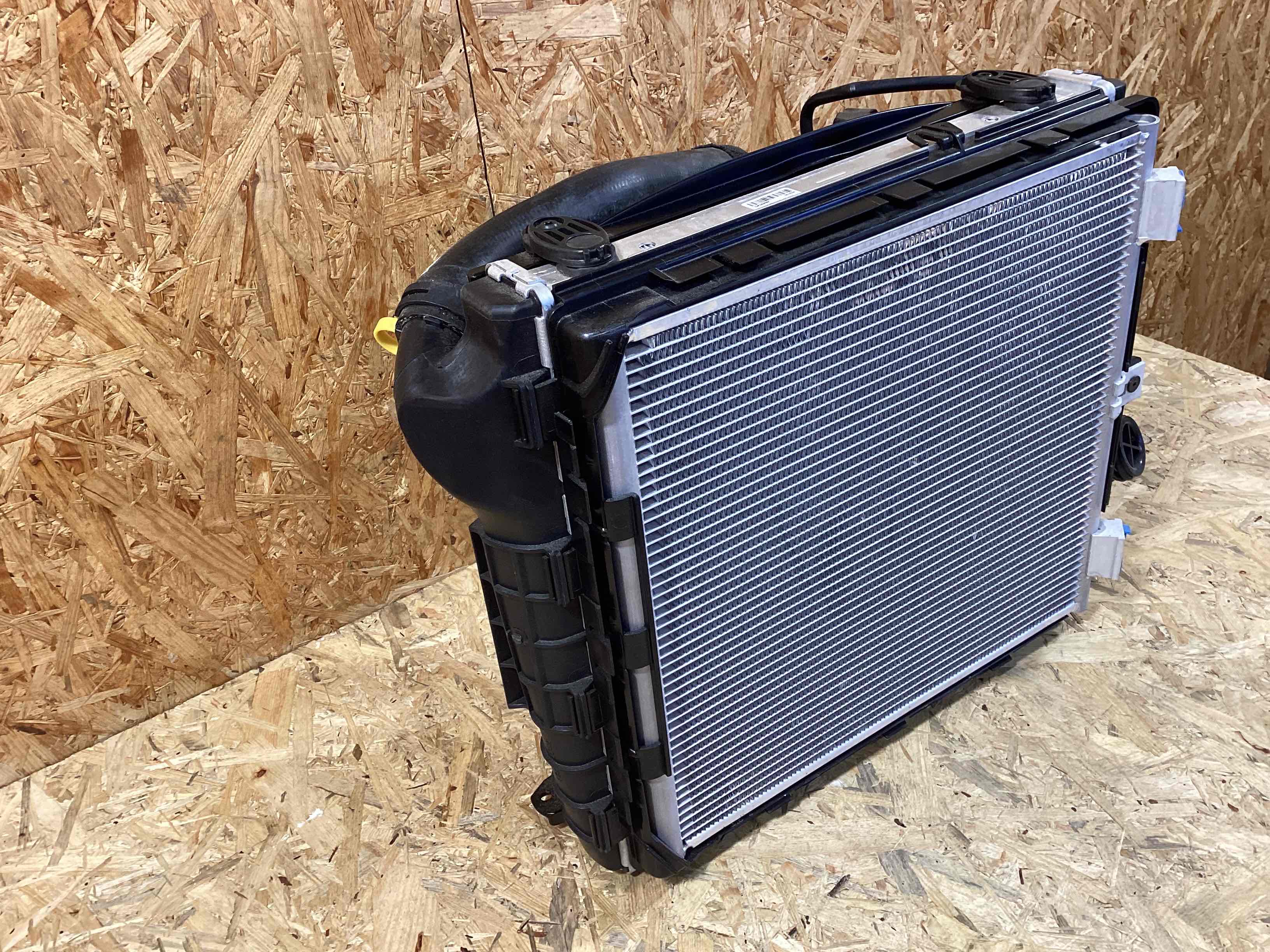 Кассета радиаторов Porsche 911 150426-123