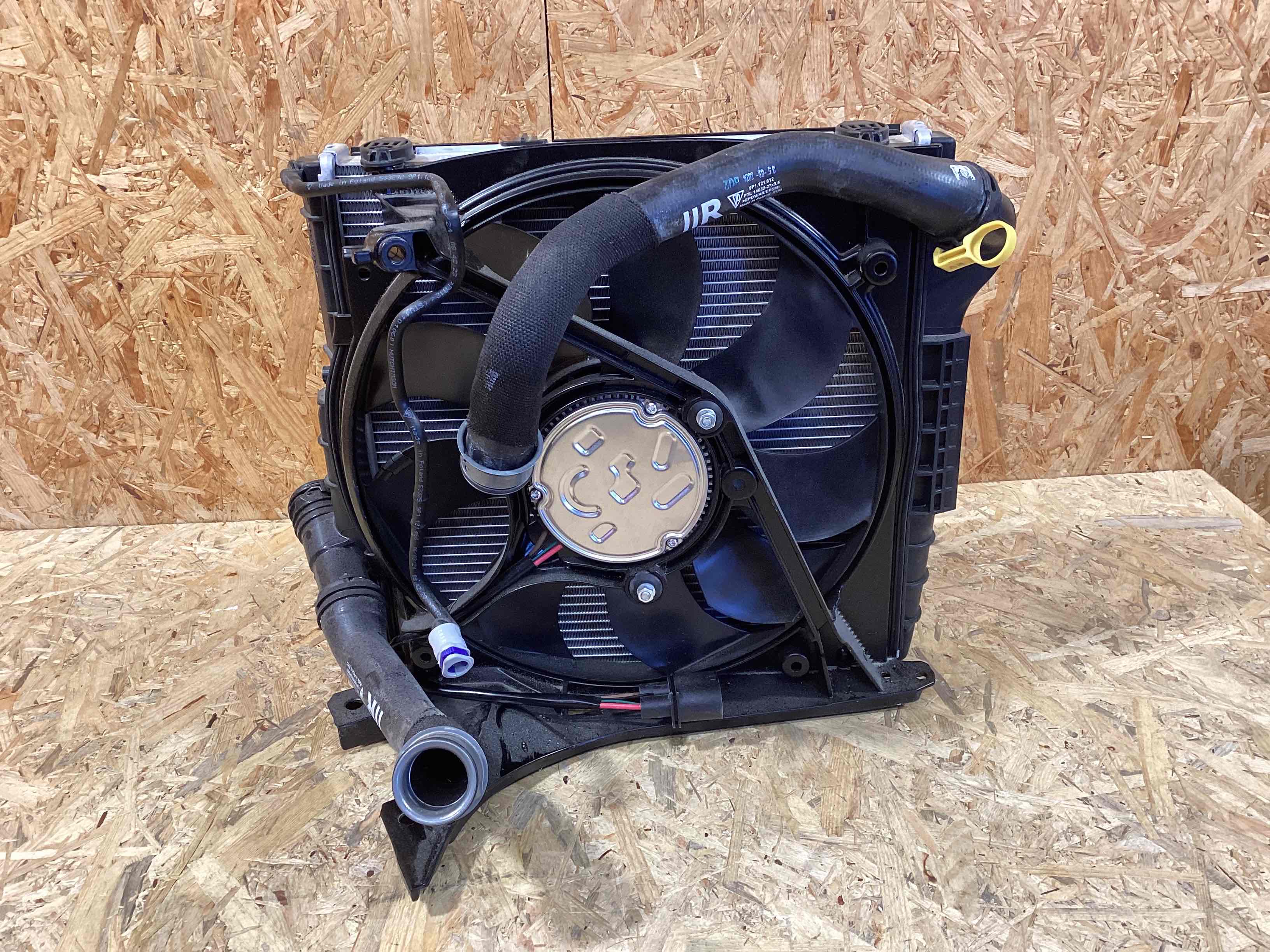 Кассета радиаторов Porsche 911 150426-123