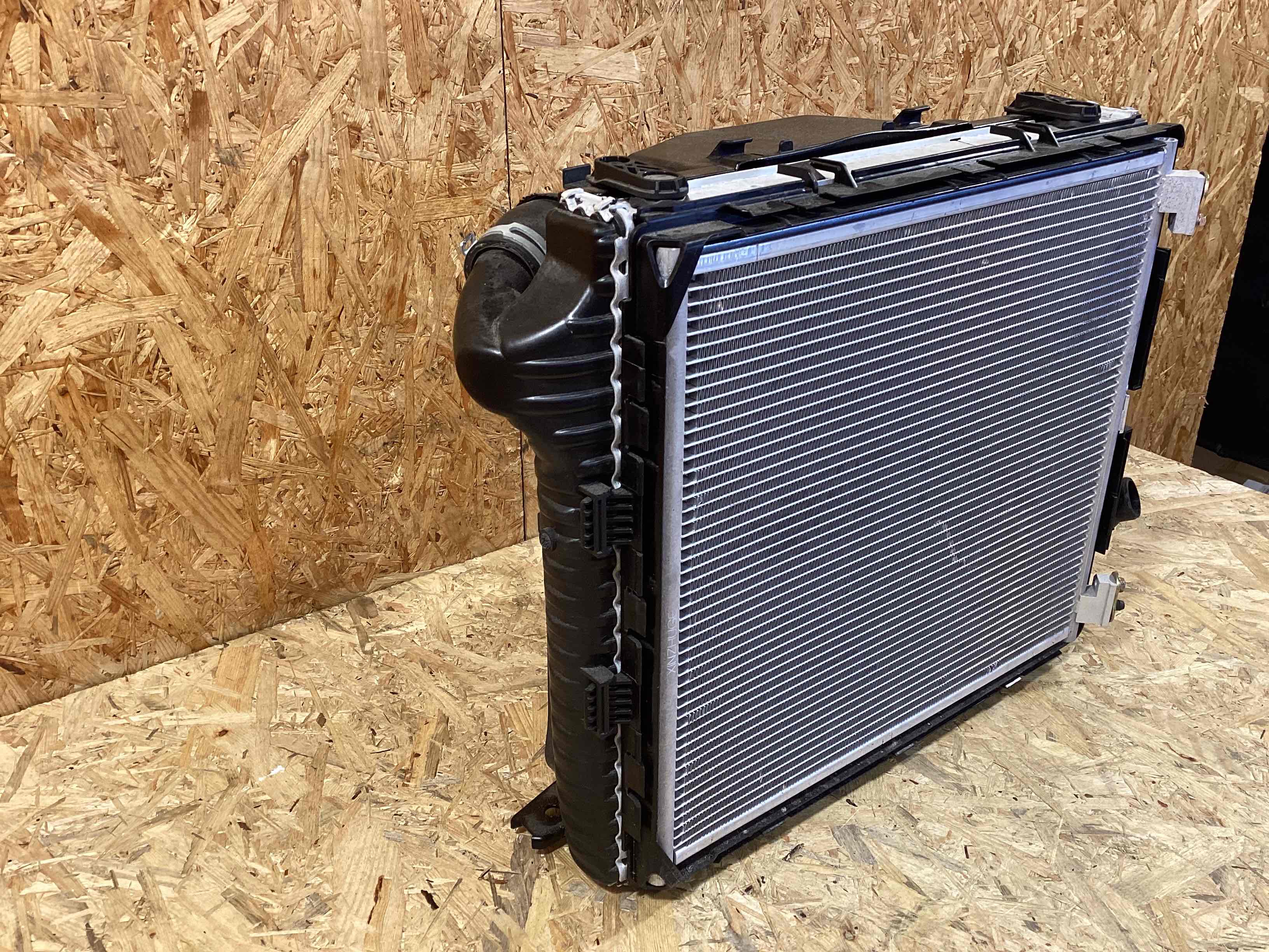 Кассета радиаторов Porsche 911 150426-124